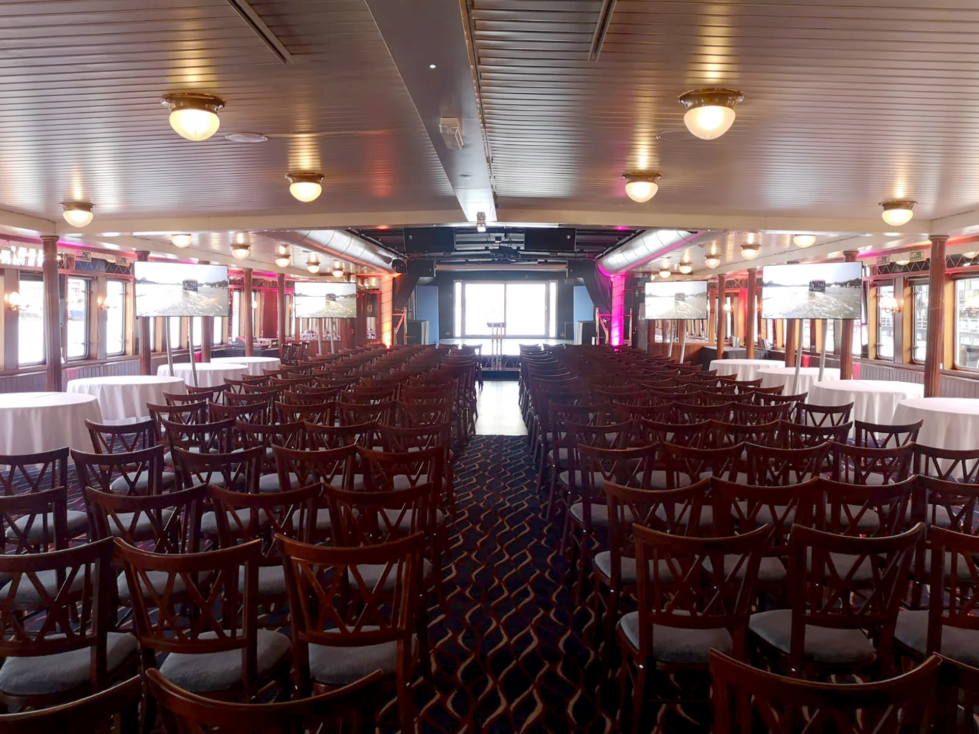 Whole Venue in Dixie Queen: elegant event space for conferences with structured seating.
