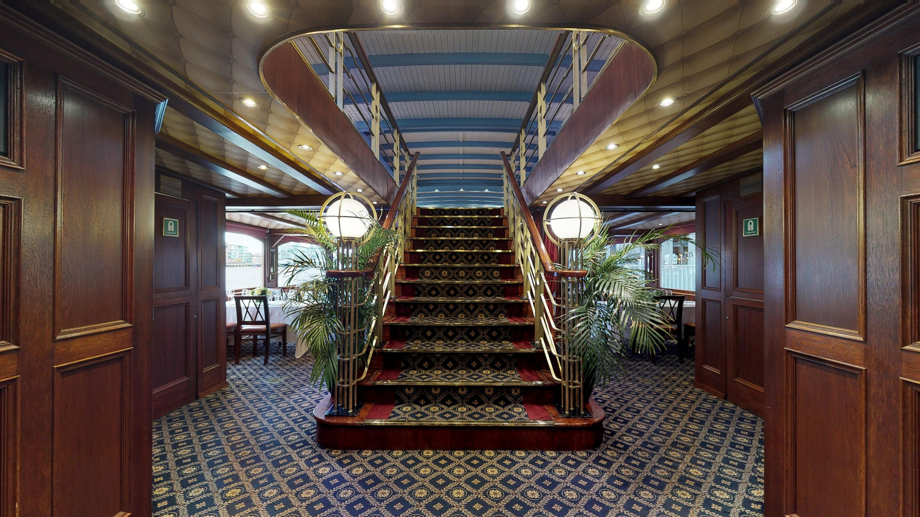 Whole Venue - 4ue2zdcsav1.jpg