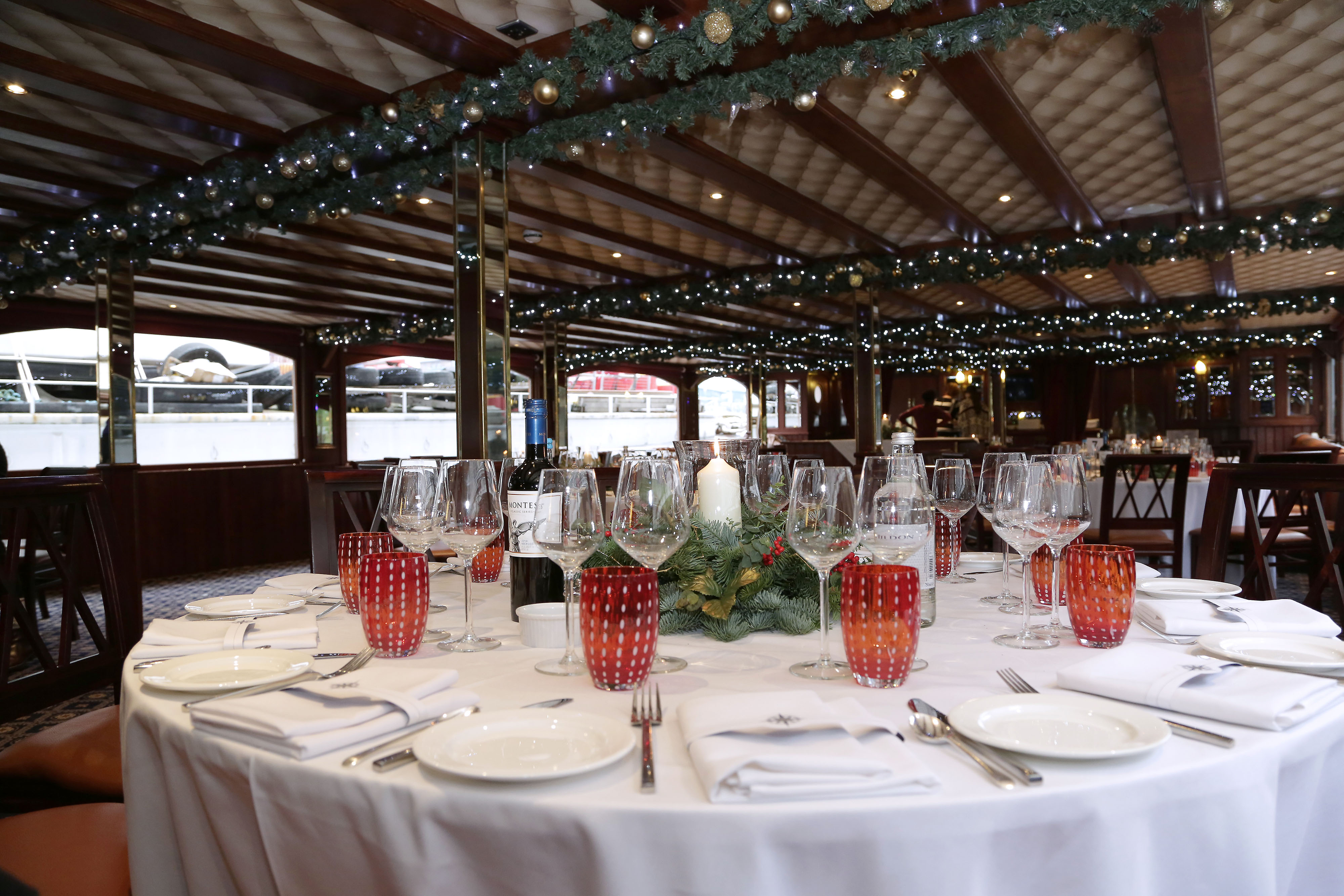 Whole Venue - p0bk2iuf3sk.JPG