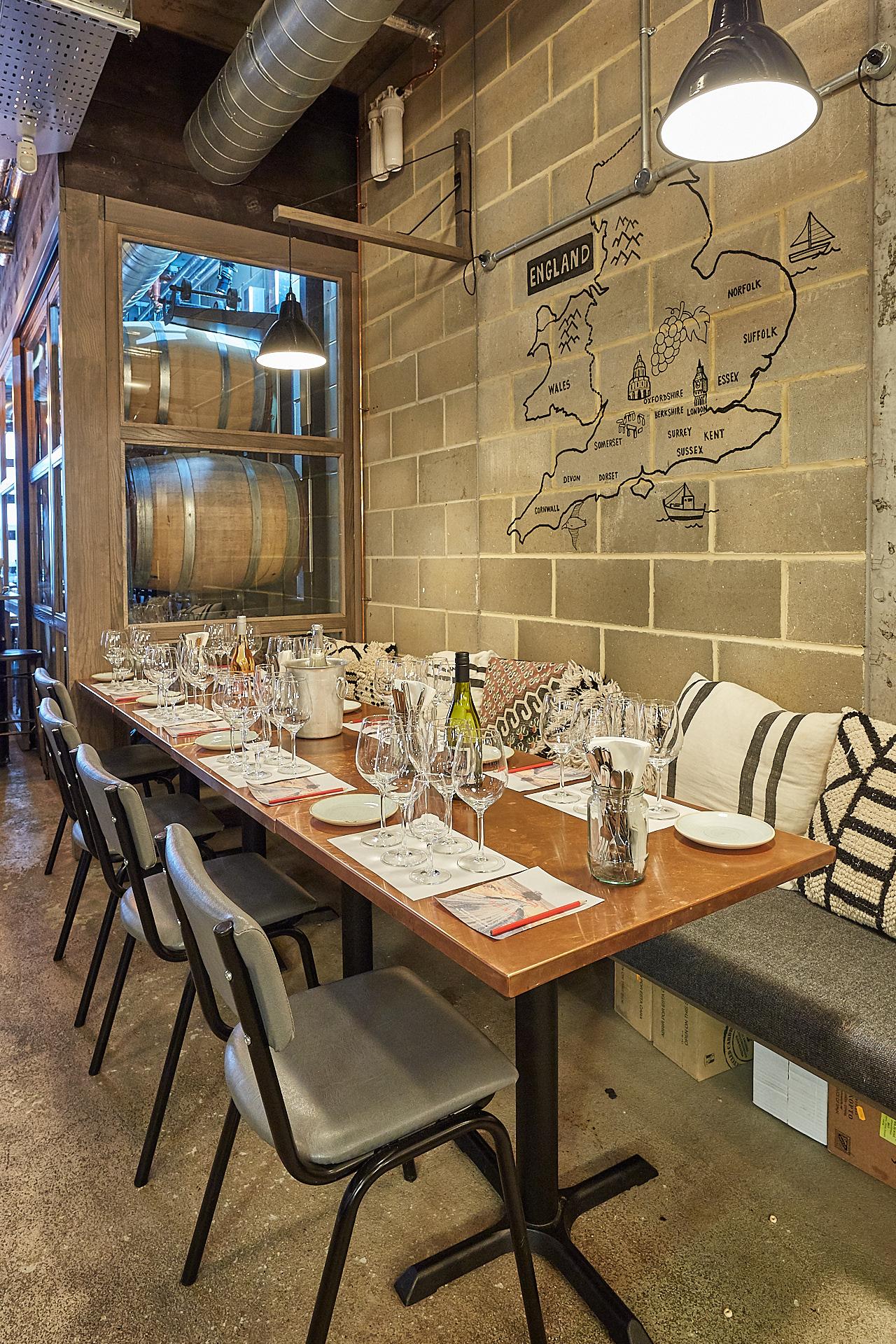 Elegant dining table at Vagabond Battersea for intimate gatherings and corporate dinners.