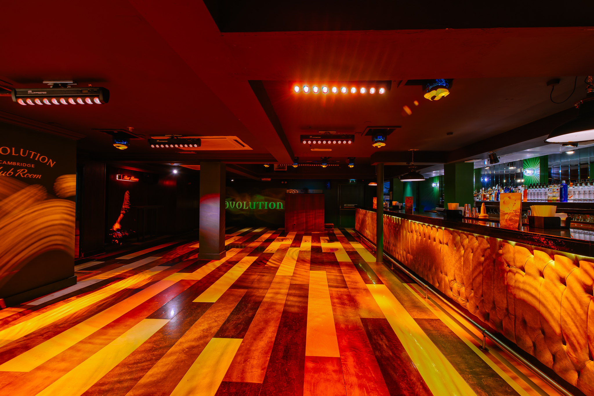 Clubroom - otw24wmlymq.jpg