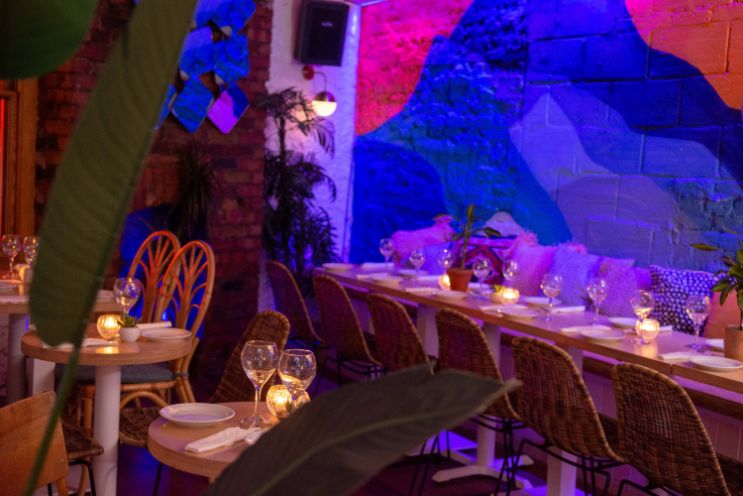 Vibrant dining space in Studio 48, perfect for intimate gatherings and events.