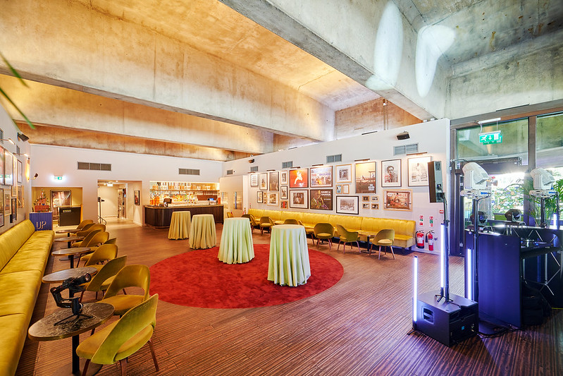 Balcony Bar - fkz3scxi14l.jpg