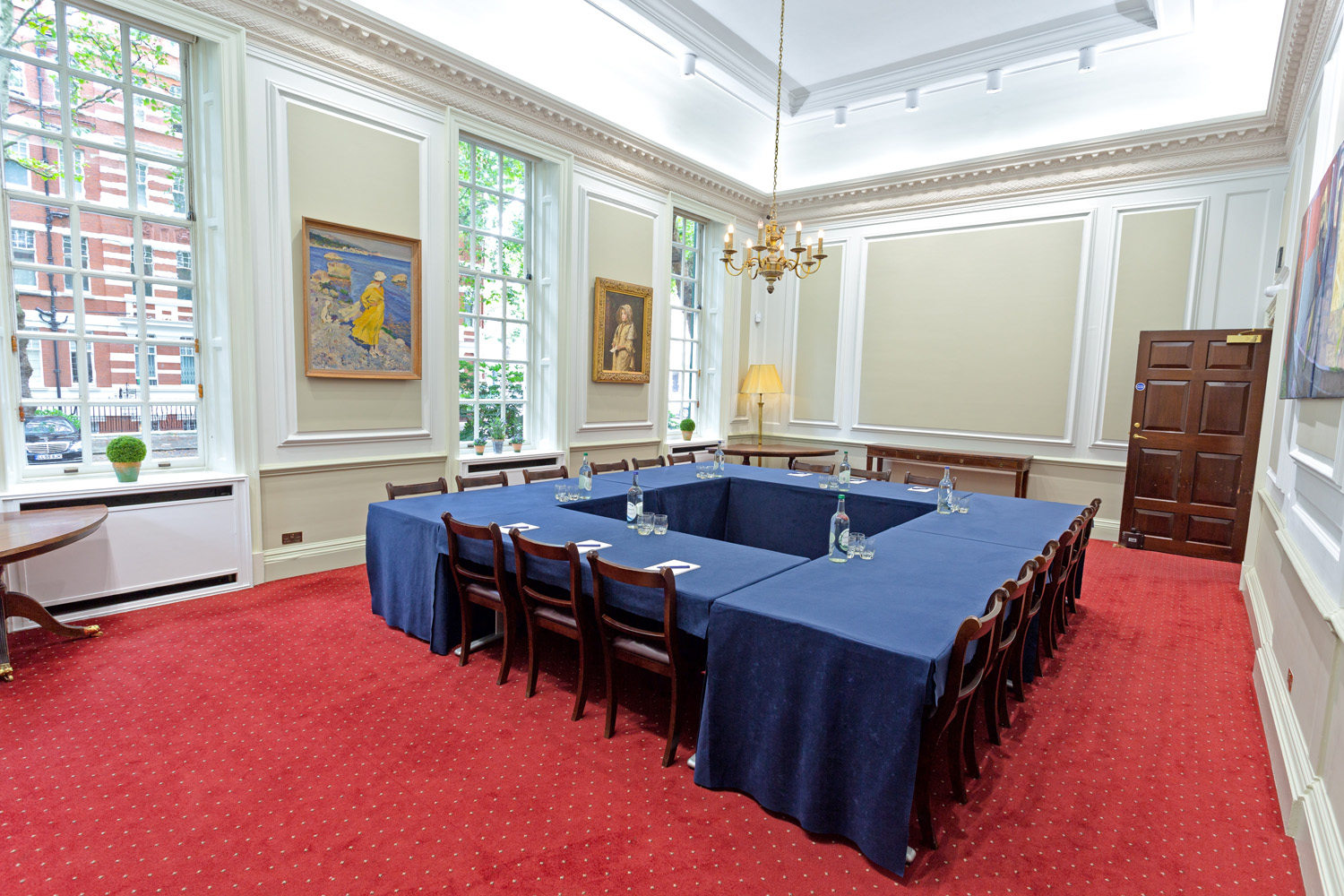 The Drawing Room  - ikt4kaqpfp0.JPG