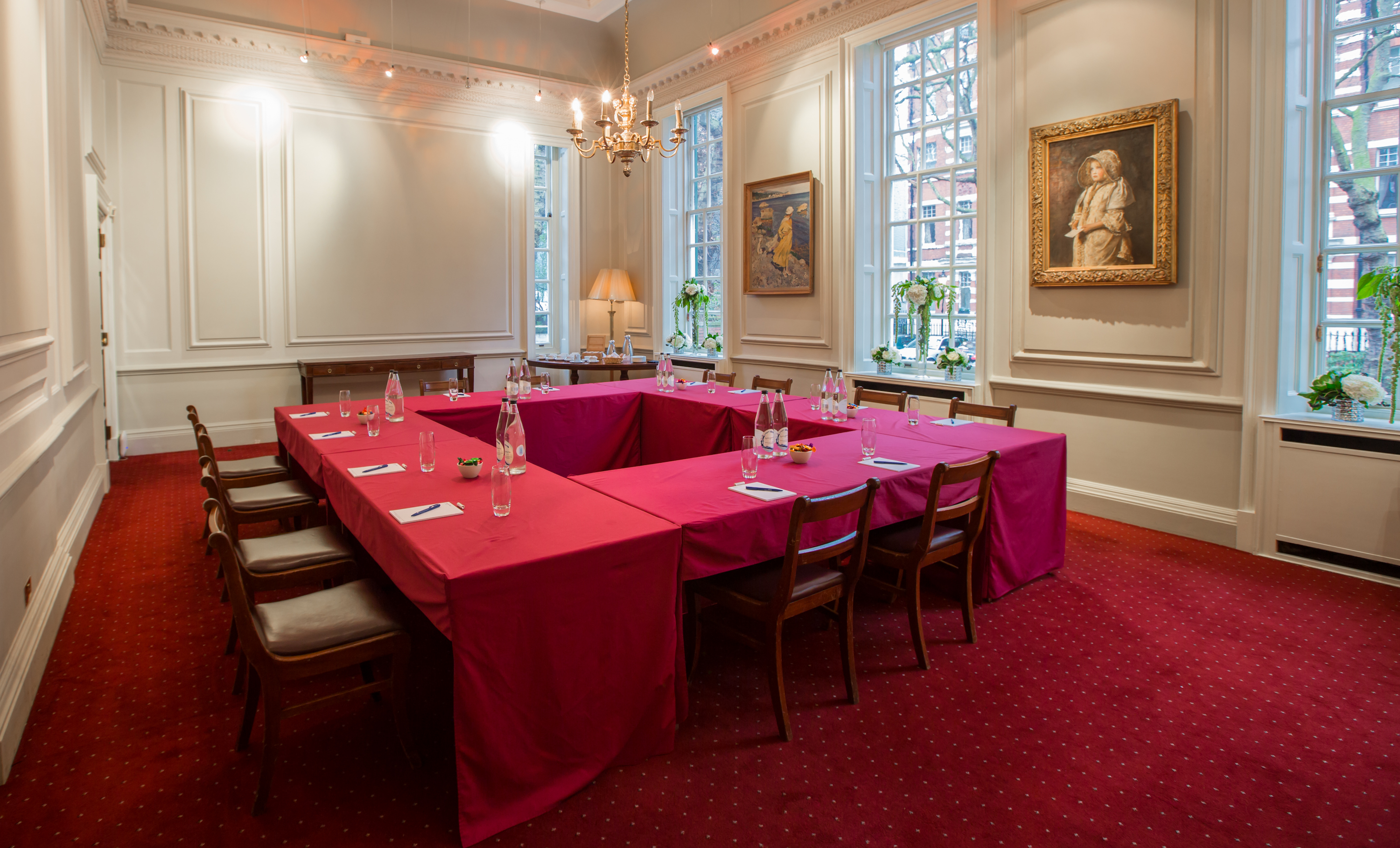 Elegant meeting room at Imperial Venues, ideal for workshops and discussions.