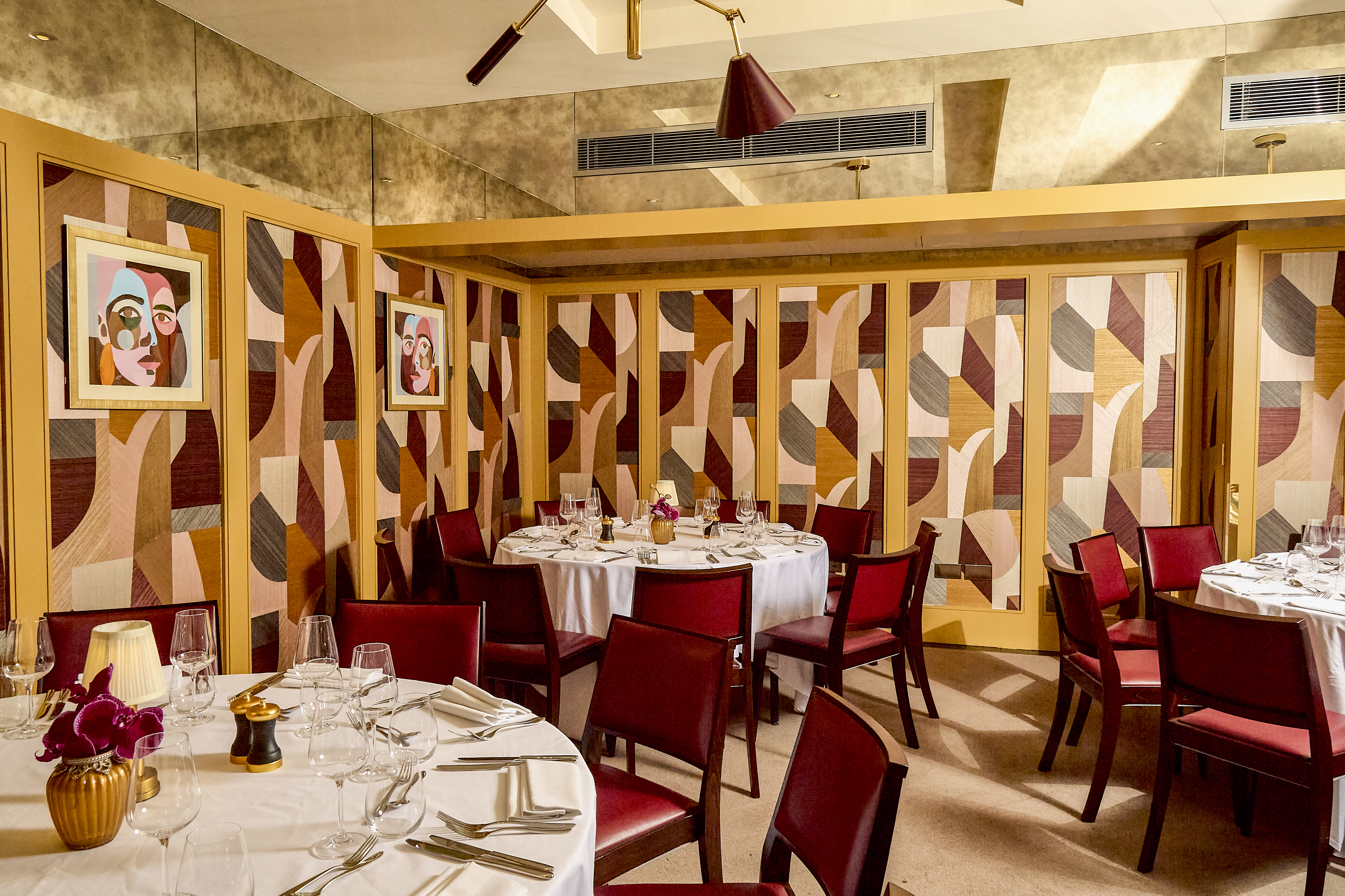 Club Room - 518b1450-515f-4aae-ab6e-9a8d469fb88a.jpg