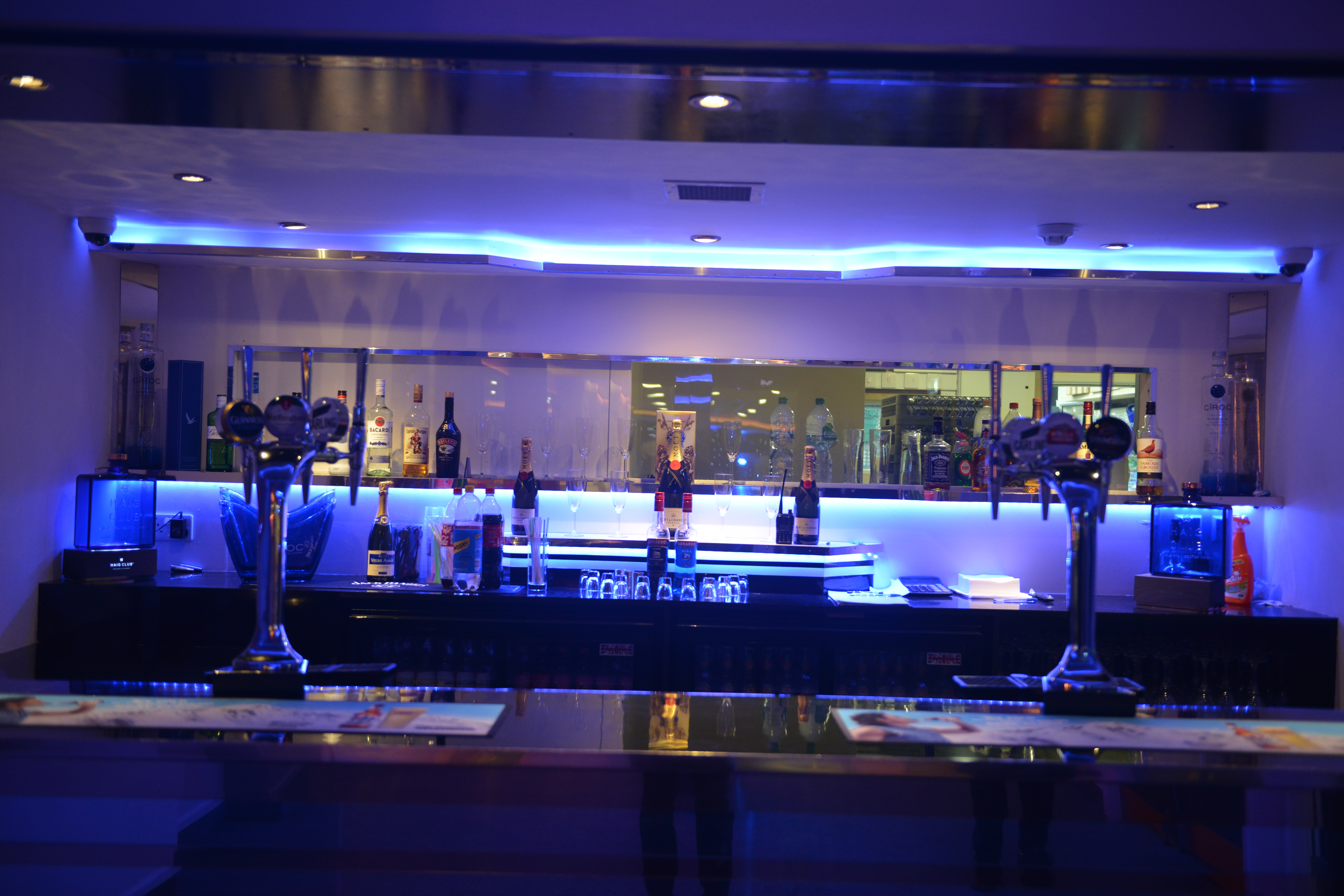 Golden Suite - pe1z2b1ydkk.JPG