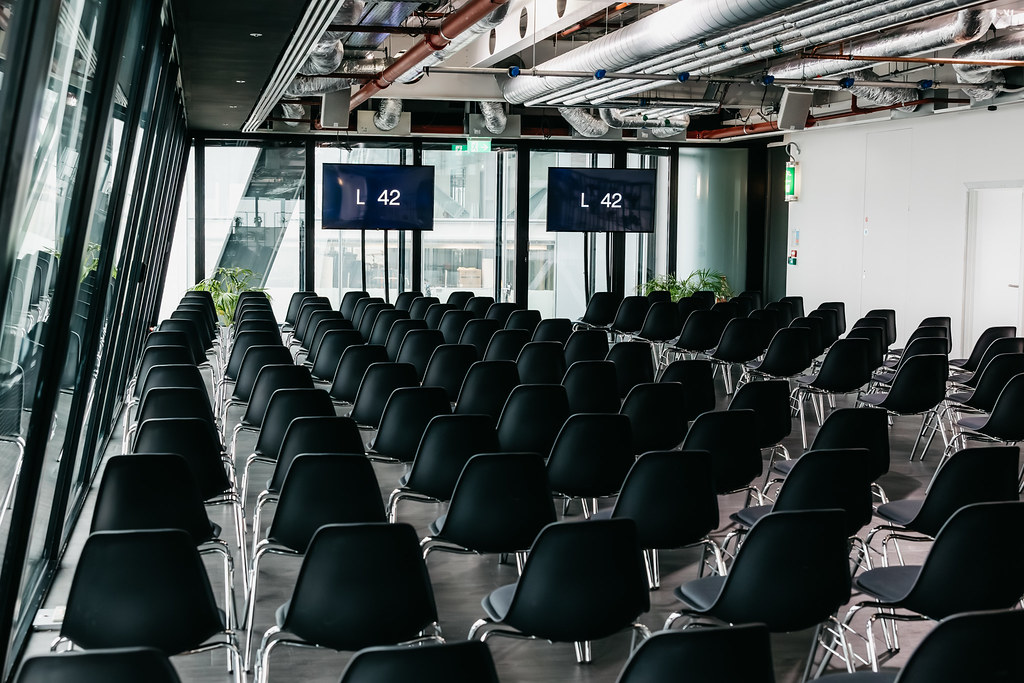Landing 42 at the Leadenhall Building - image 7