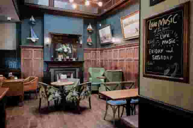 The Swan, Hyde Park