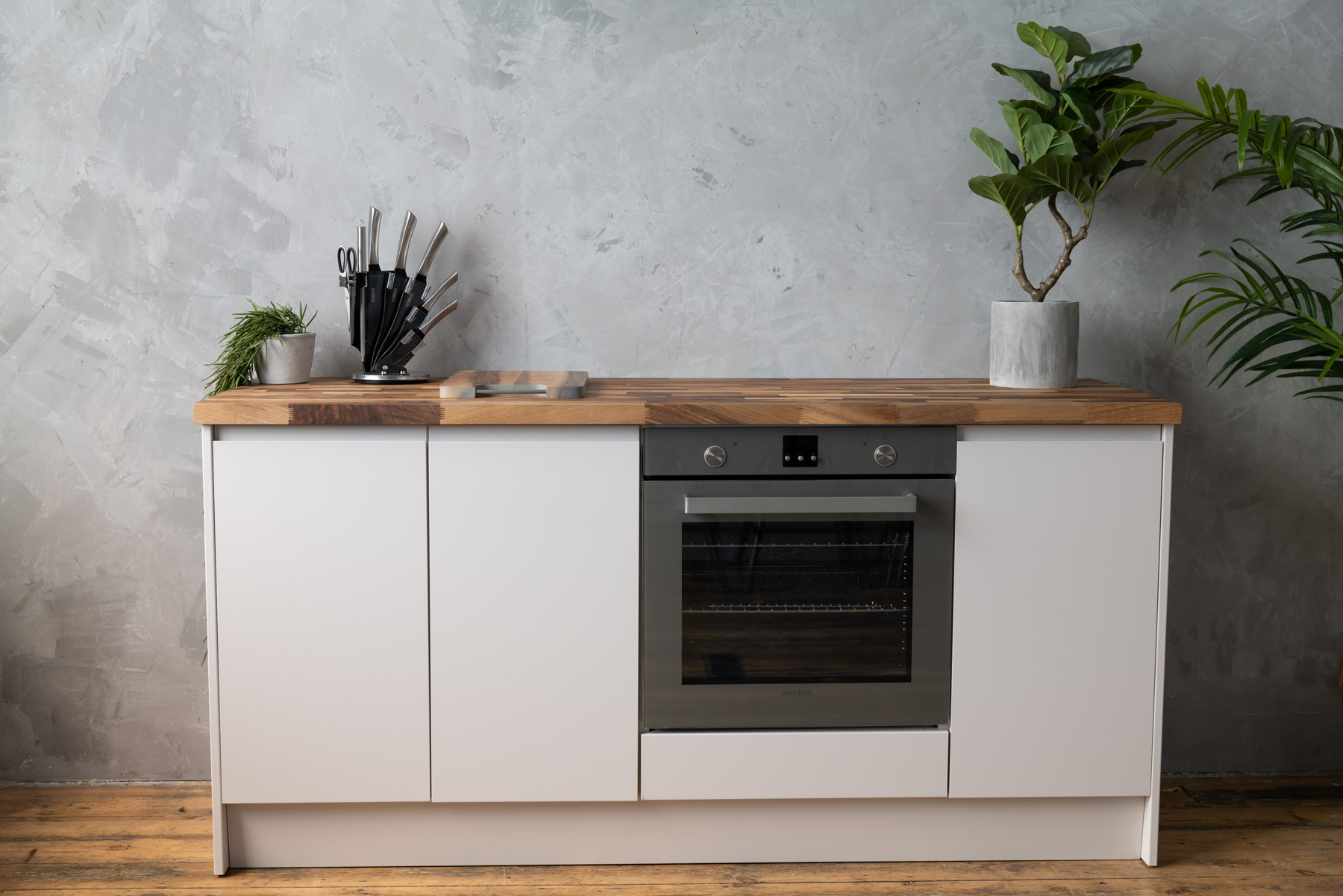 Modern kitchen at Crixus Warehouse for intimate cooking classes and culinary events.