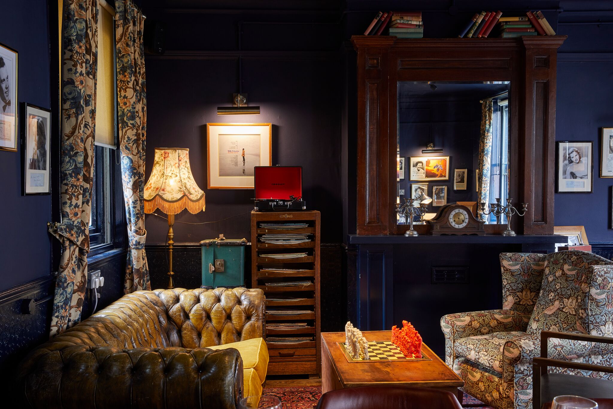 Cozy lounge in Bow Street Tavern, perfect for networking events and meetings.