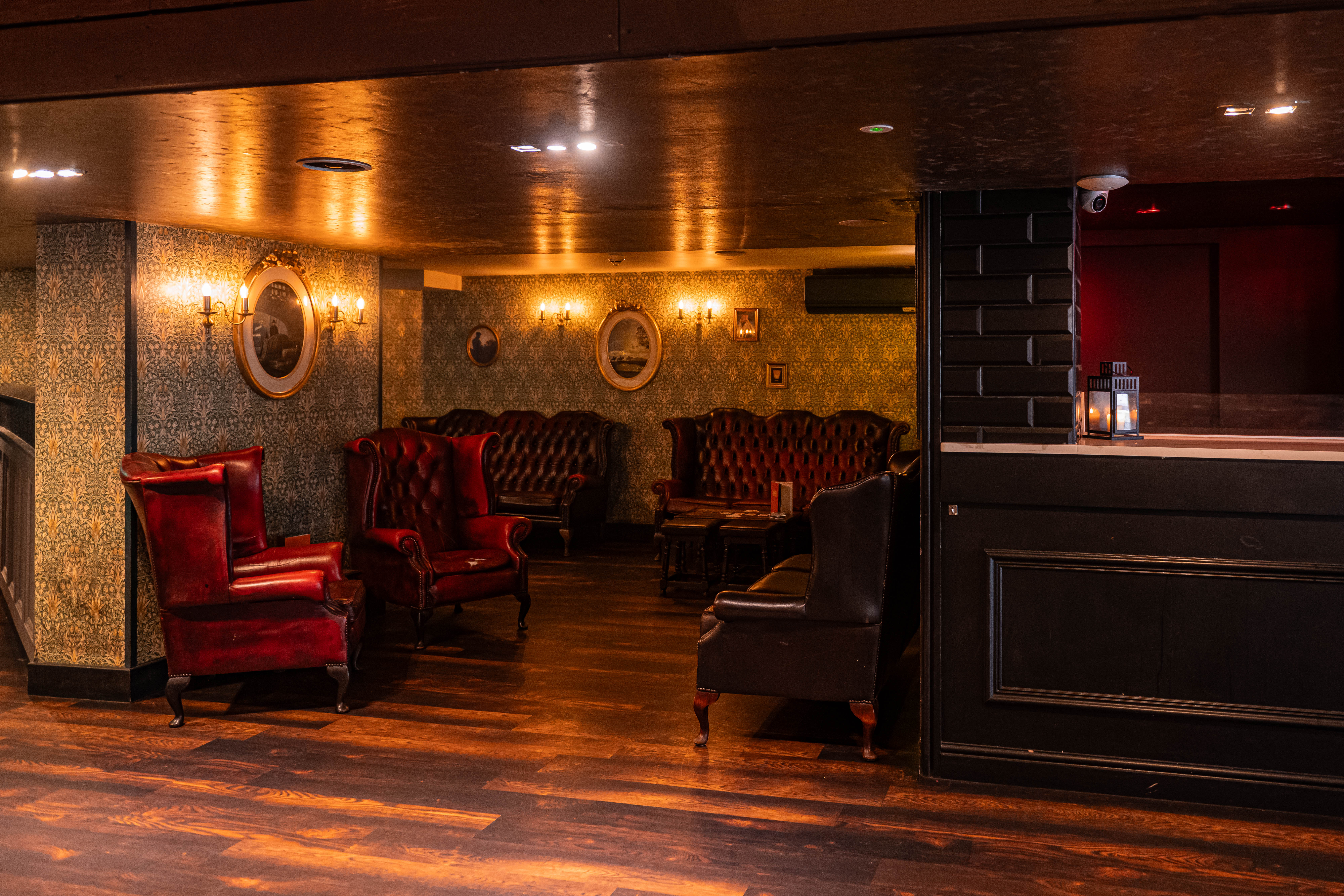The Drawing Room - cnmwu1n3vfz.jpg