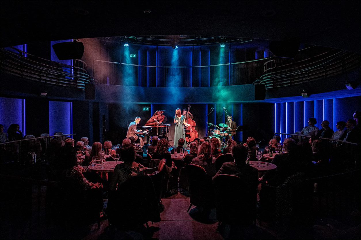 Auditorium - 2eiql4xdicl.jpg