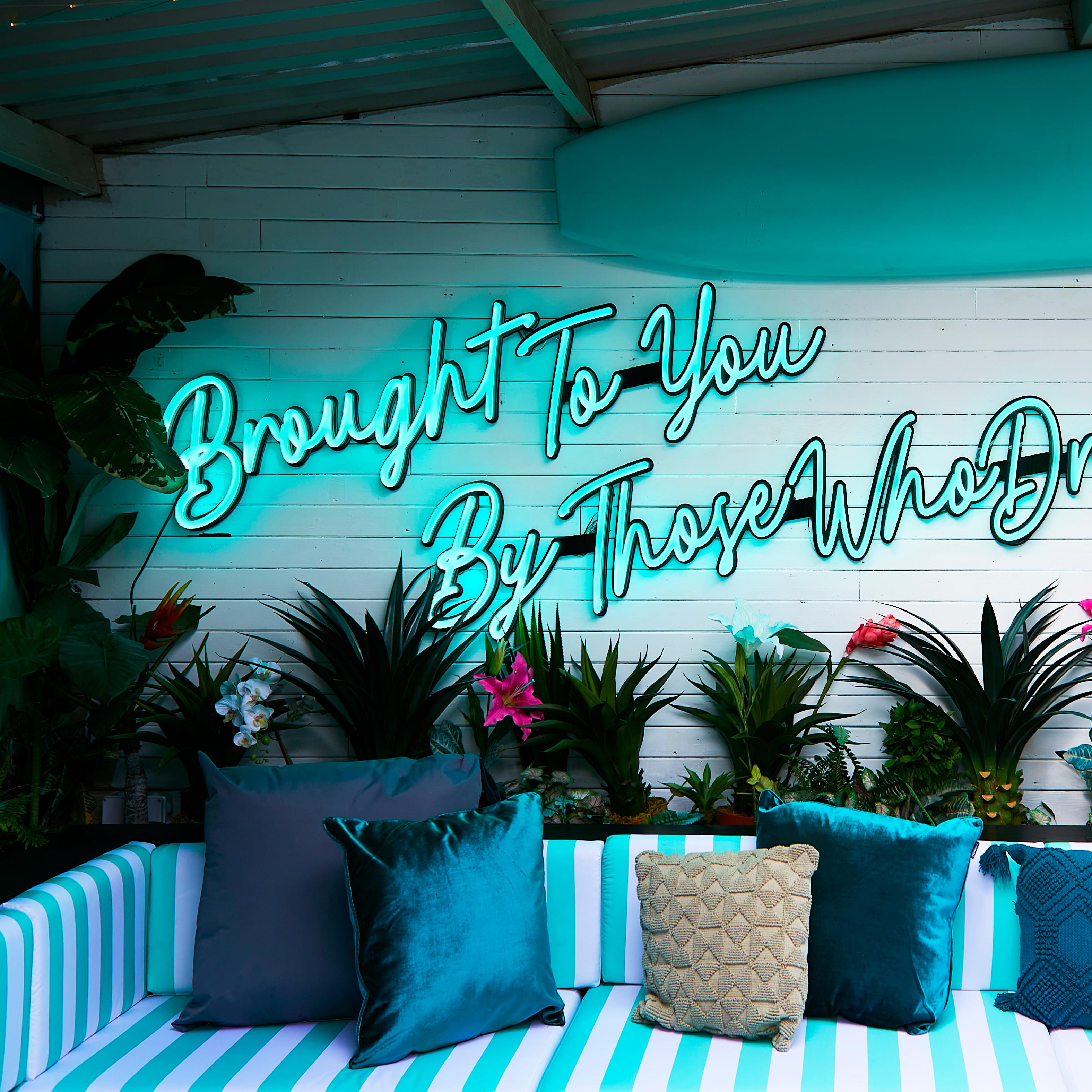 Hire Embargo Republica | VenueScanner