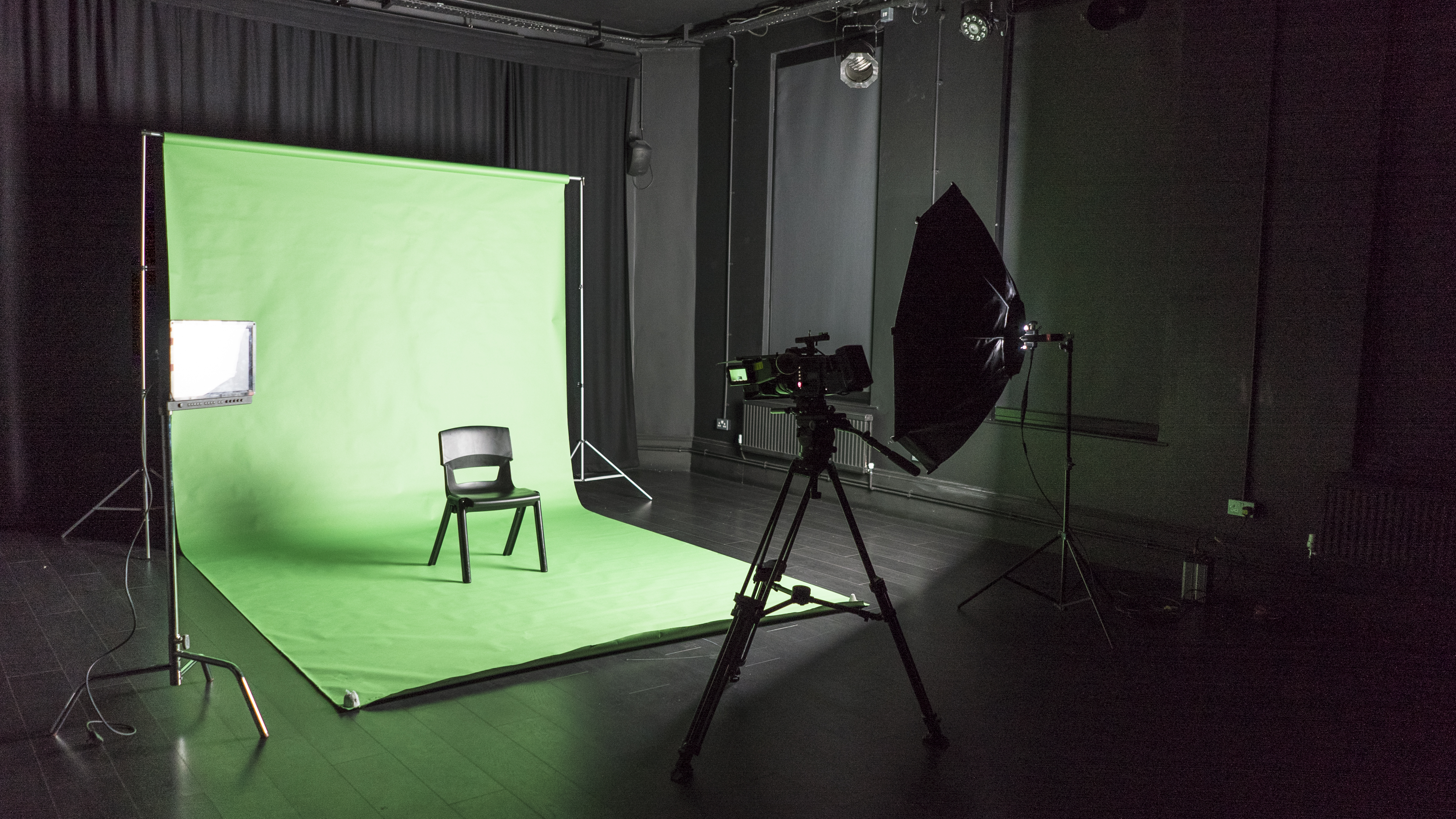 Theatre Space - 1qudokdmlfs.jpg