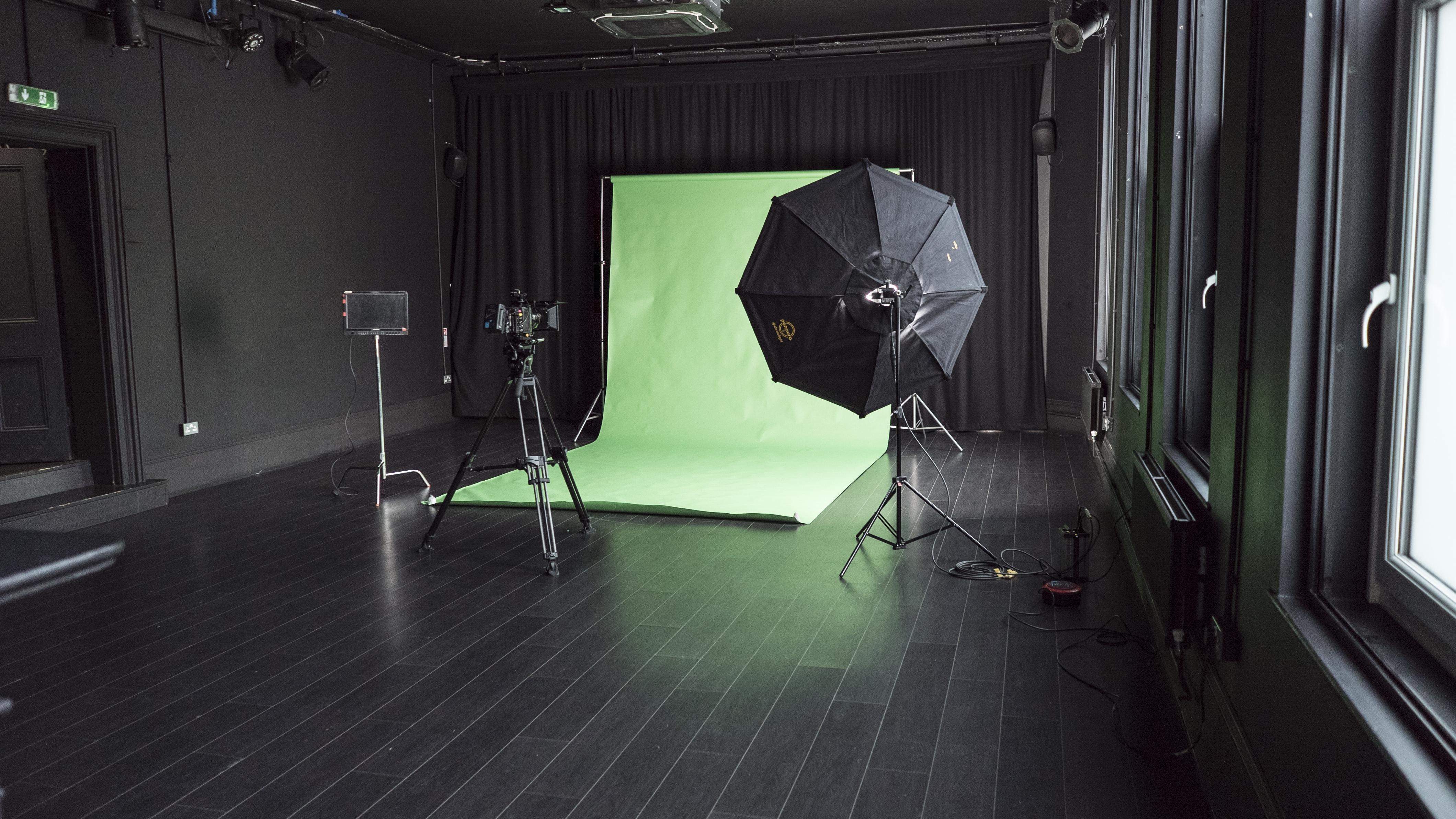 Theatre Space - lepke1wxbp0.jpg