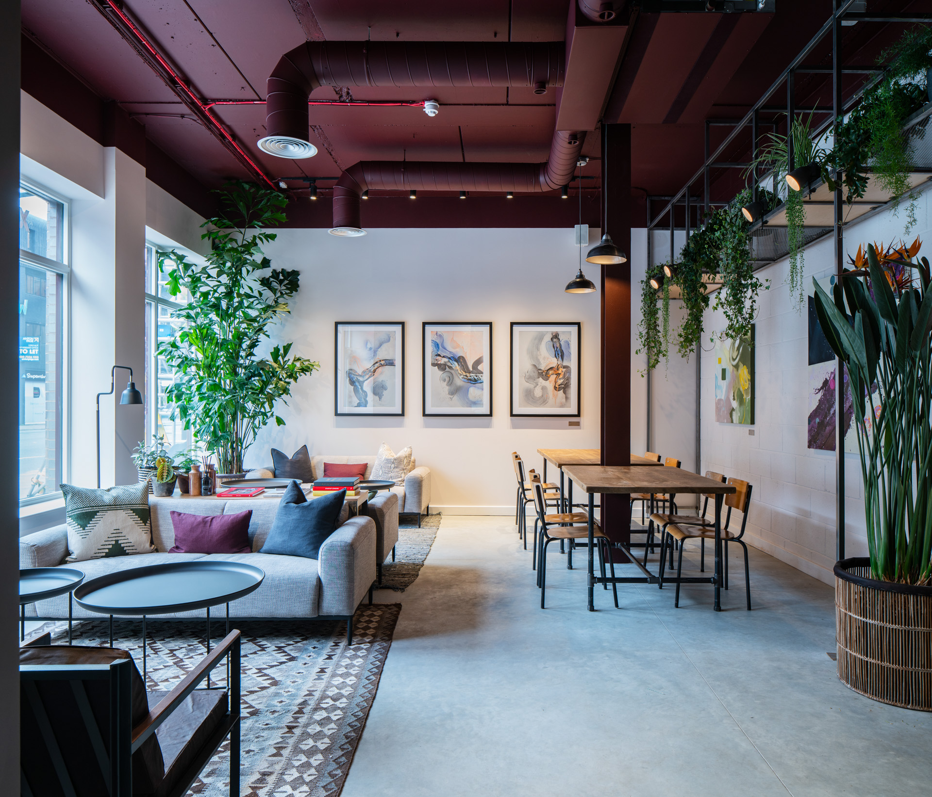 Stylish meeting space with greenery, ideal for workshops and team-building events.