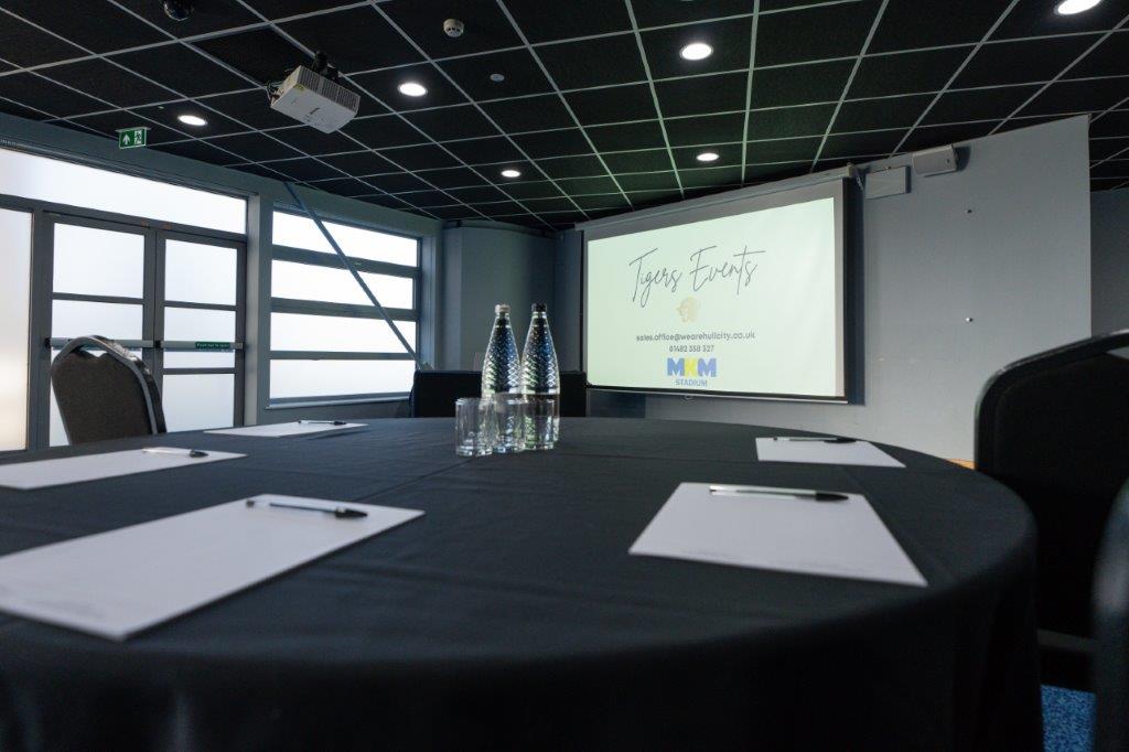 1904 Lounge - fhfxsrilp45.jpg