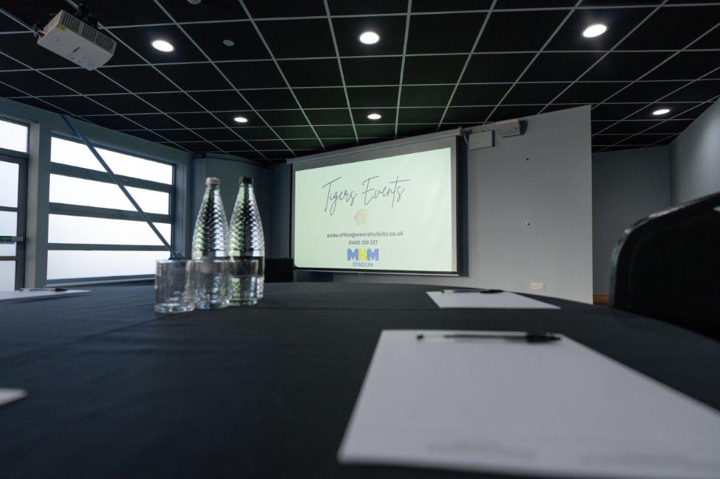 1904 Lounge - fxzxz1xb5pp.jpg