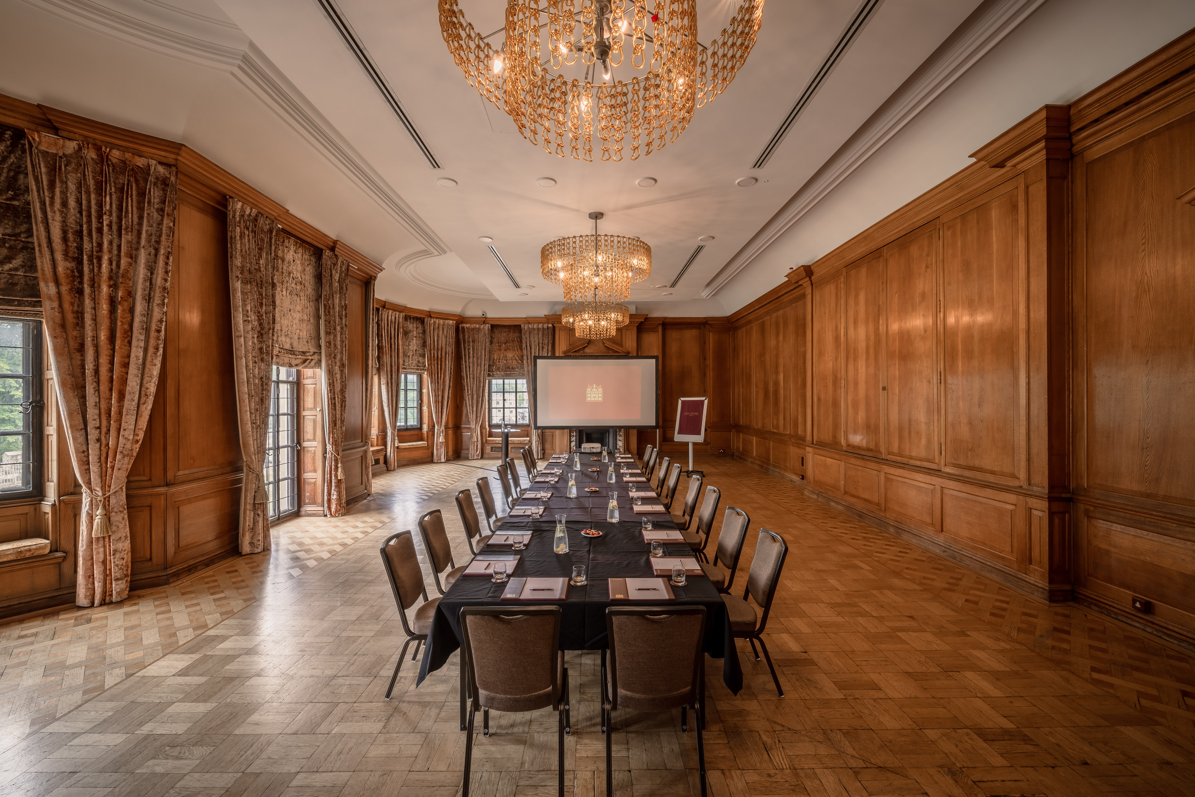 Grand Boardroom - az1dzo3baqj.jpg