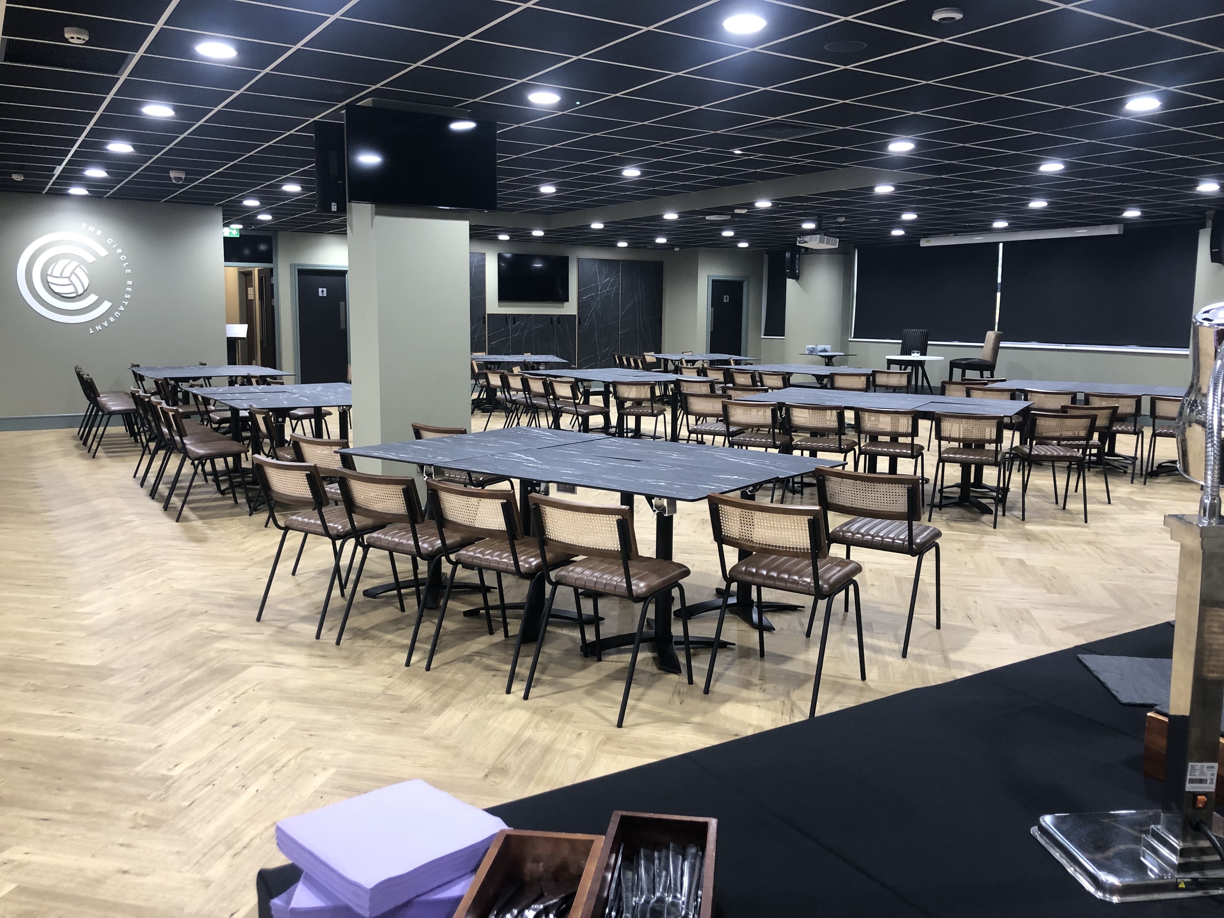 Circle Restaurant - 3tu41bi3tk3.JPG