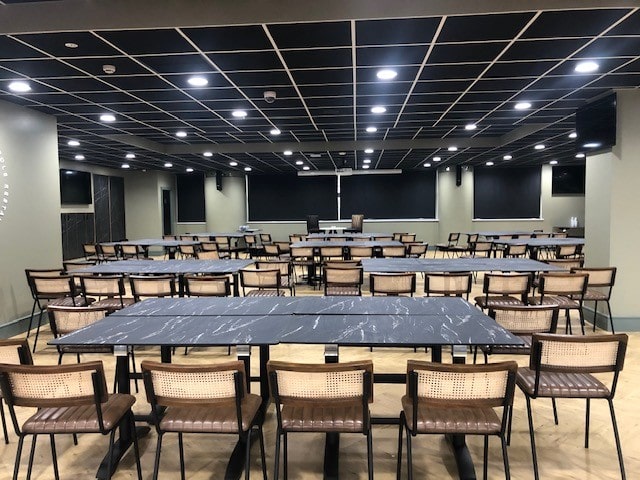 Circle Restaurant - bg2hcsynsxh.jpg