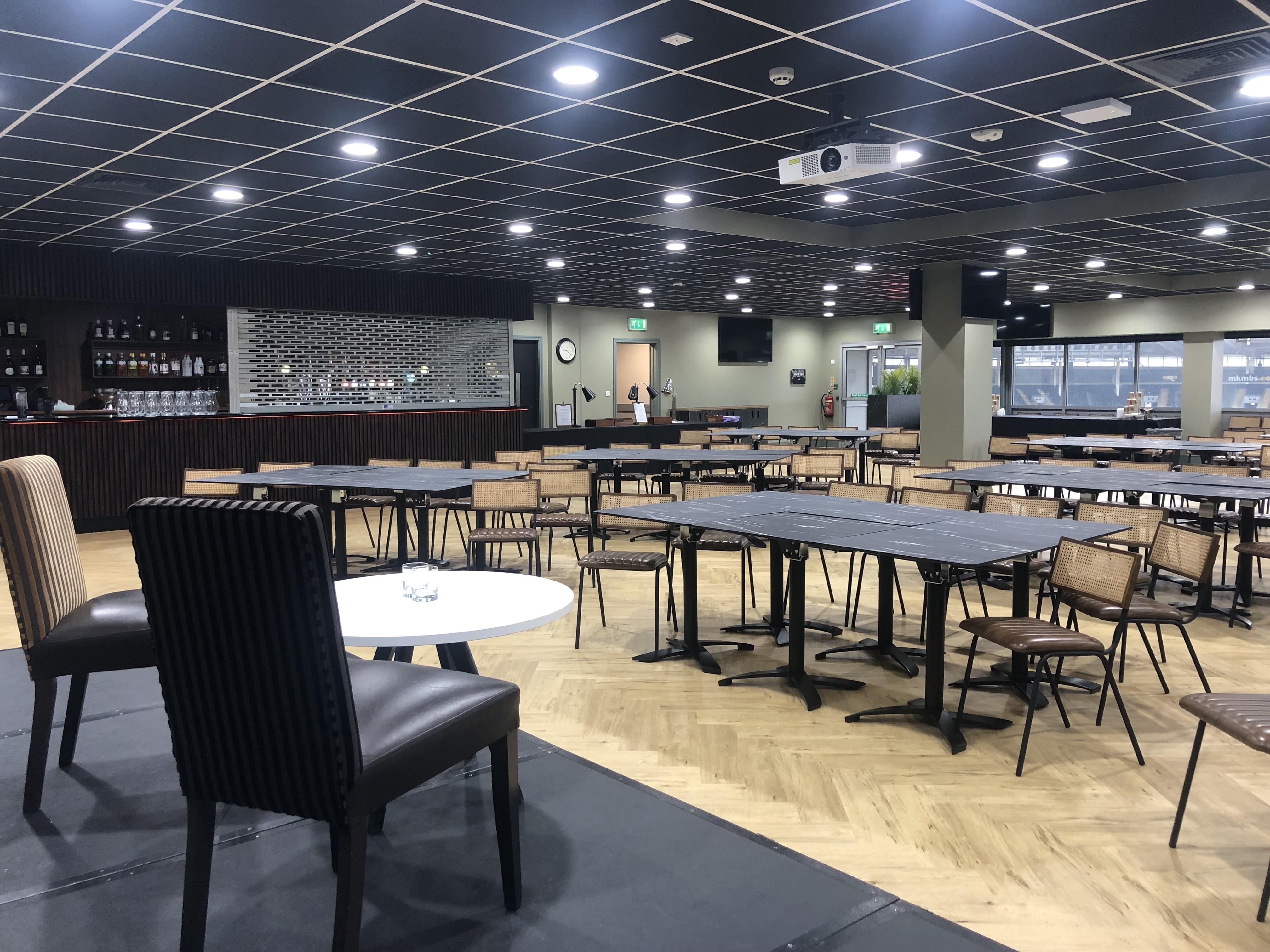 Circle Restaurant - ehelgjvpngi.JPG