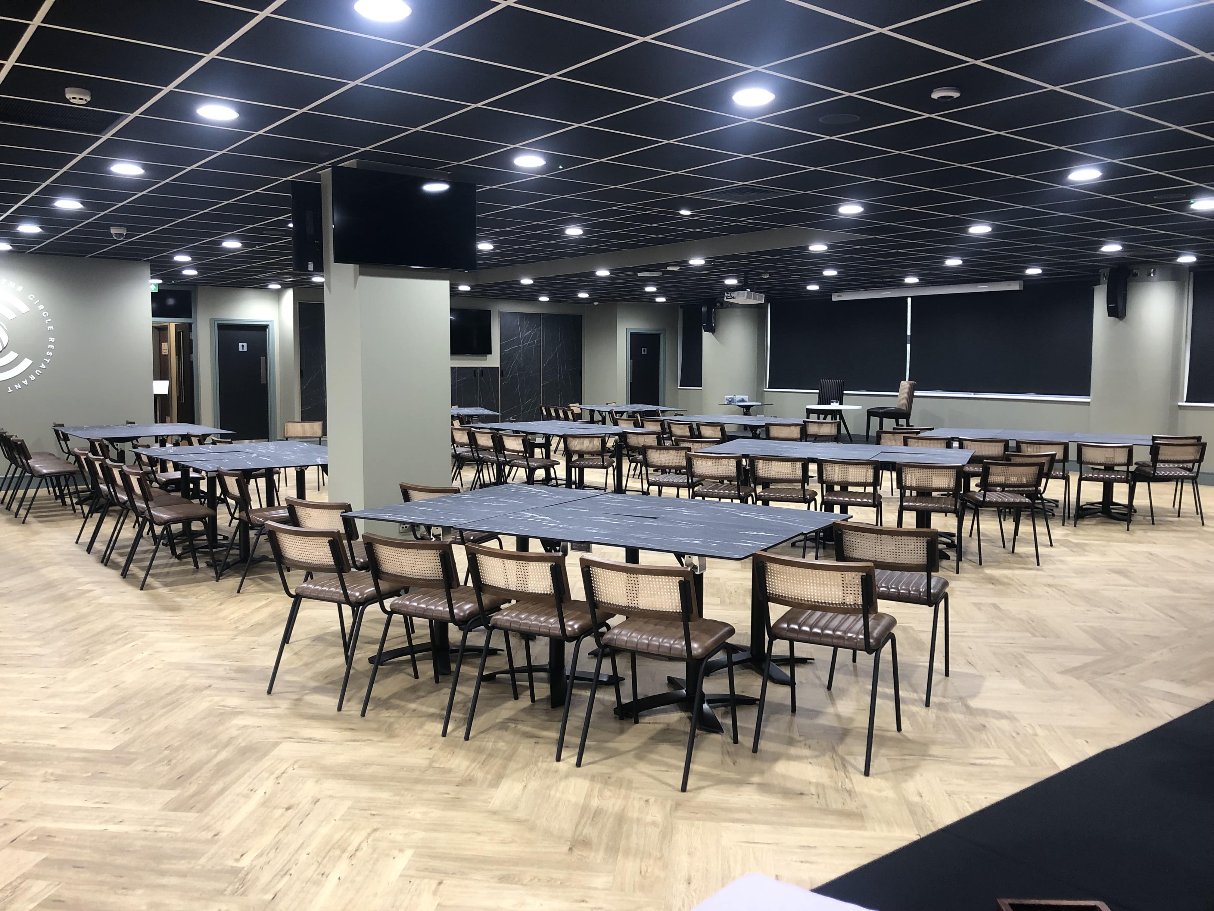 Circle Restaurant - zo3ffa5kfbt.JPG