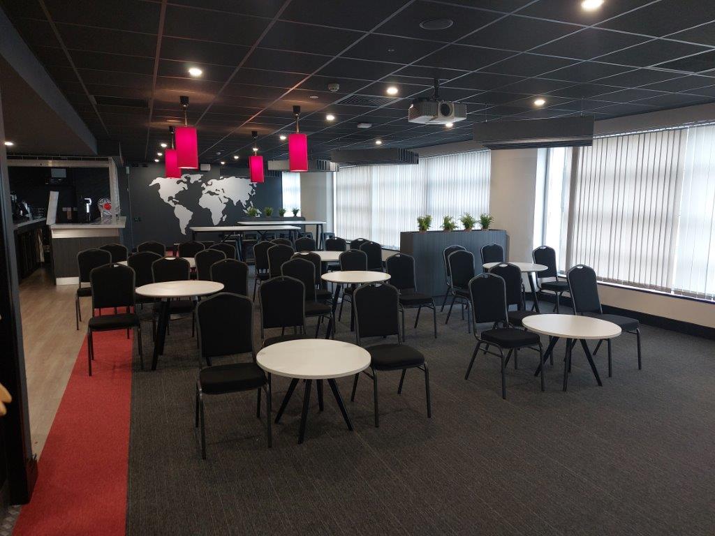 Raich Carter Suite - hsikibd3ign.jpg