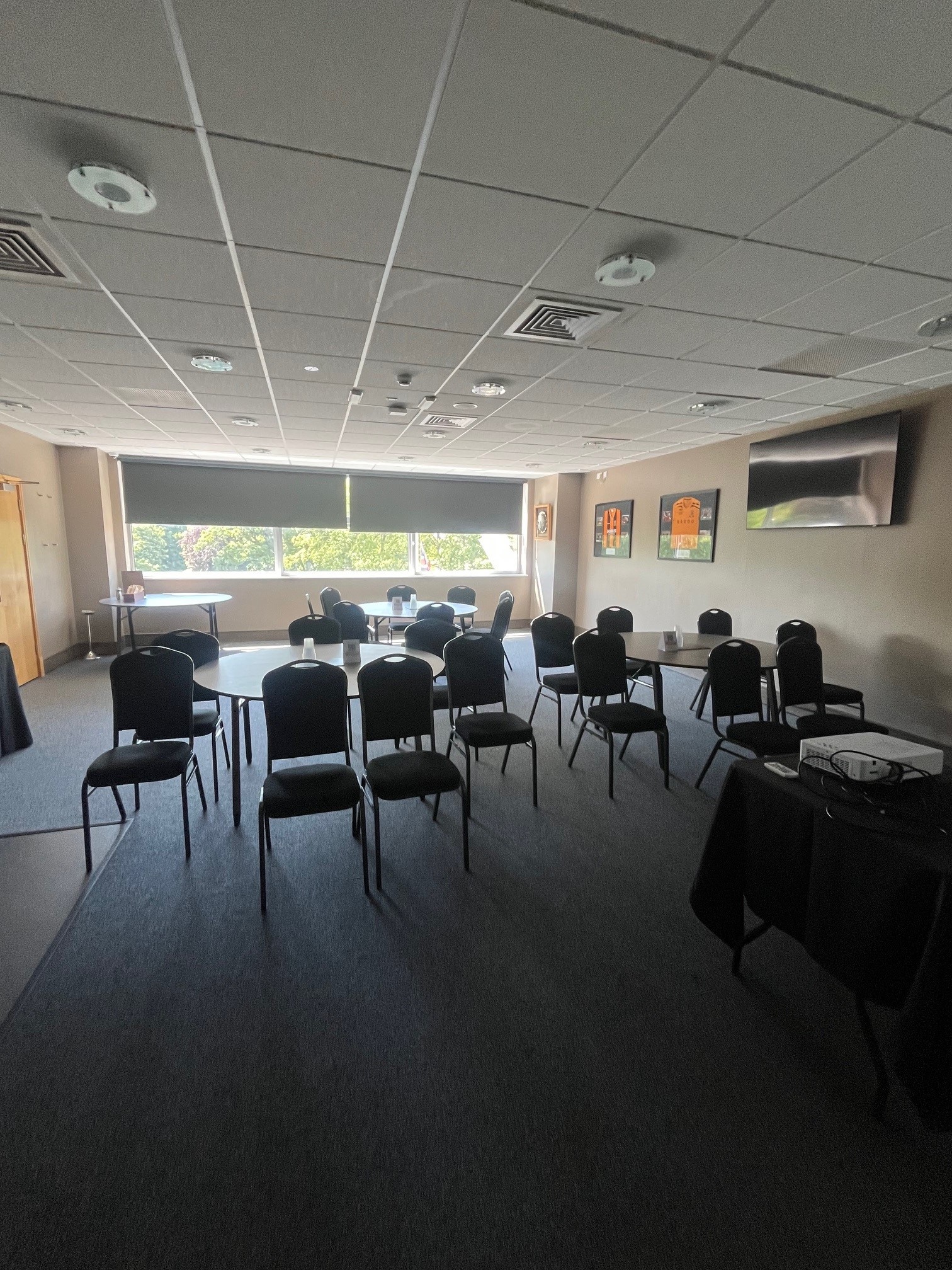 The Vice President's Suite & Guest Lounge - ikfucgtm0rx.jpg