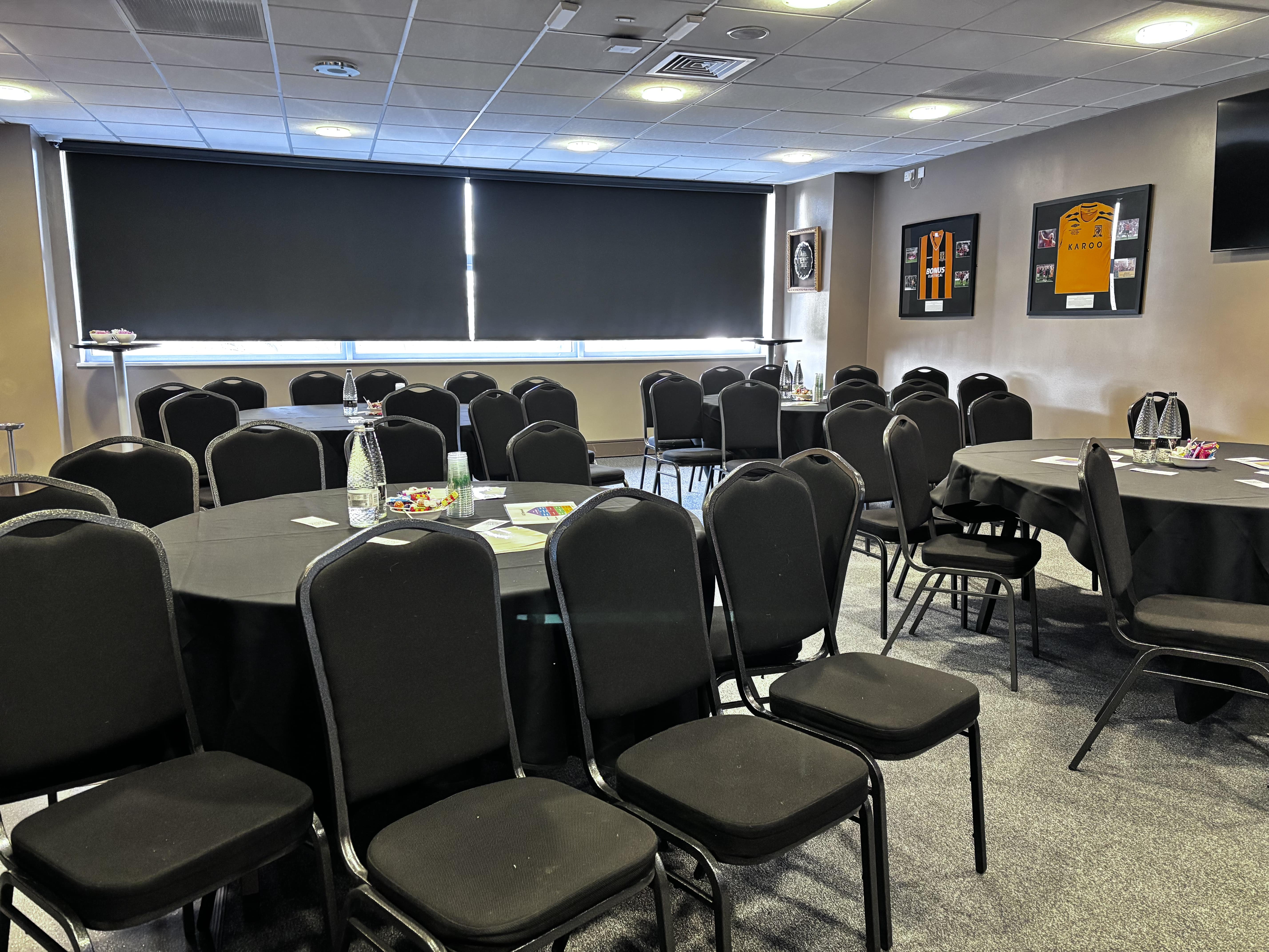 The Vice President's Suite & Guest Lounge - kbrvp32lgue.JPG