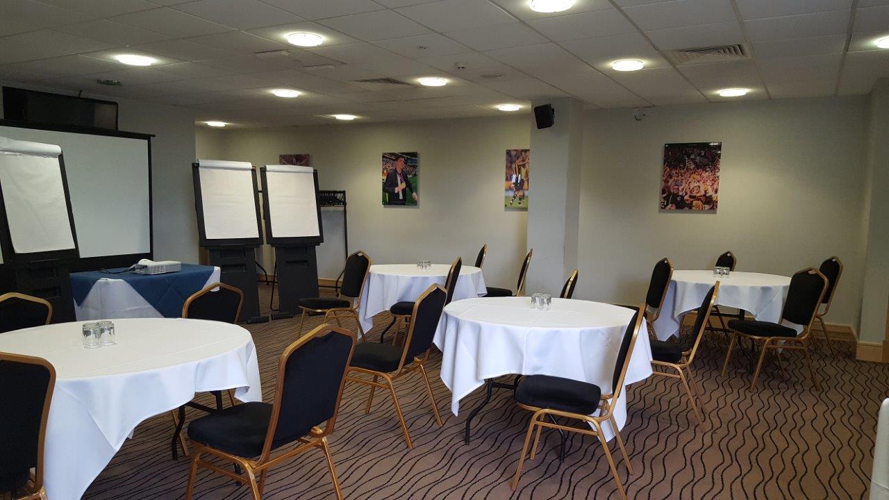 The Needler Suite - evss4i0j31g.jpg