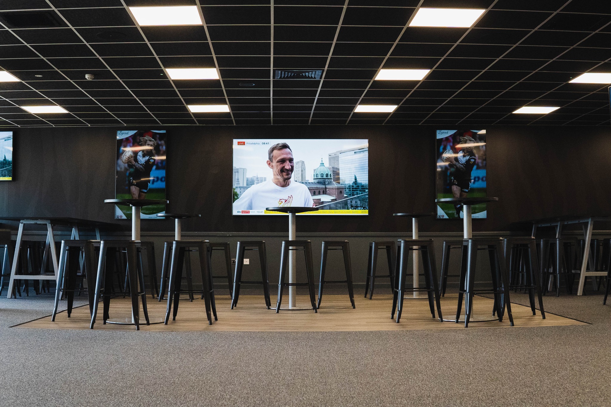 Legends Lounge - d54ge3vm3qx.jpg