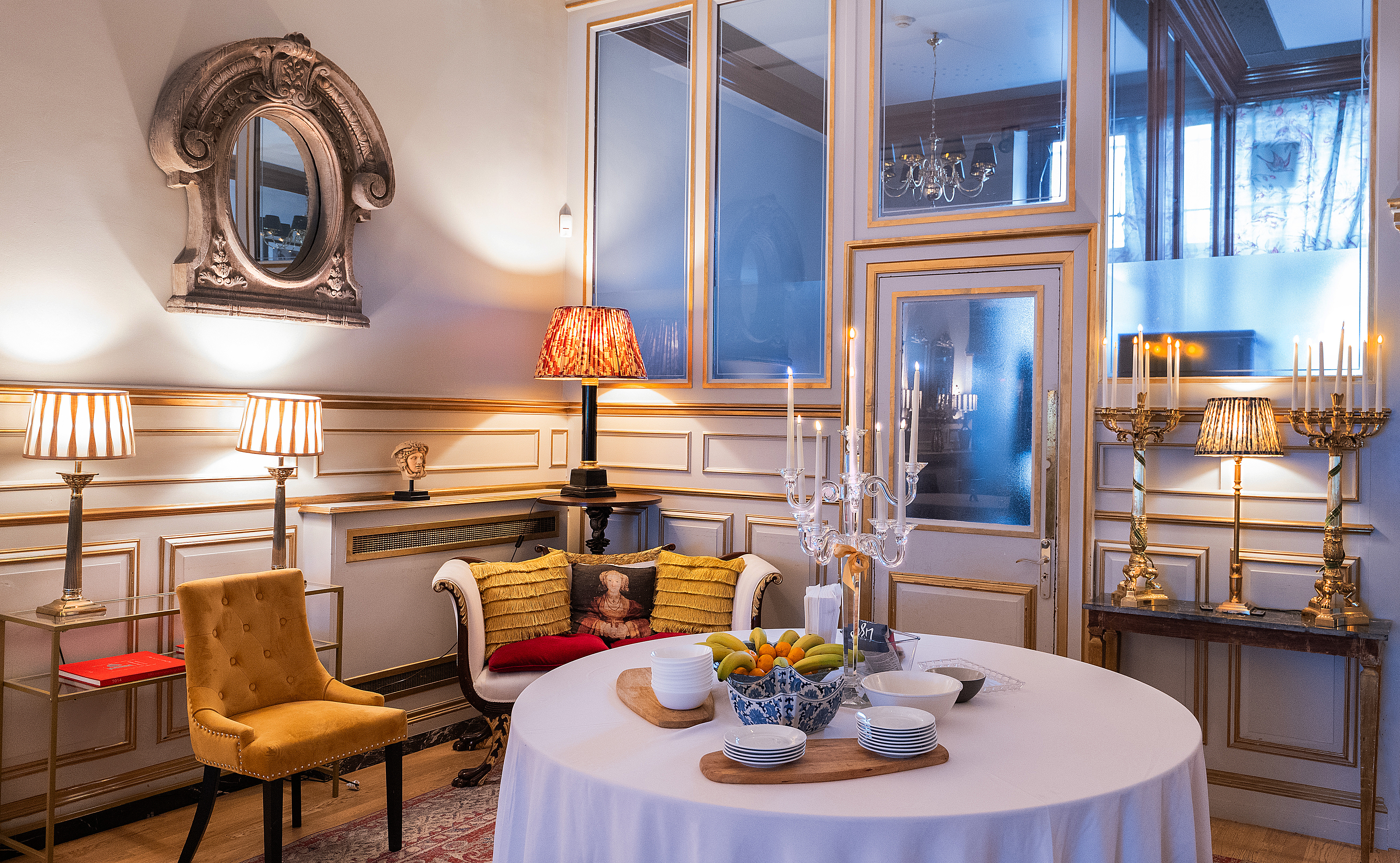 The Embassy - 00wbkuk04he.jpg