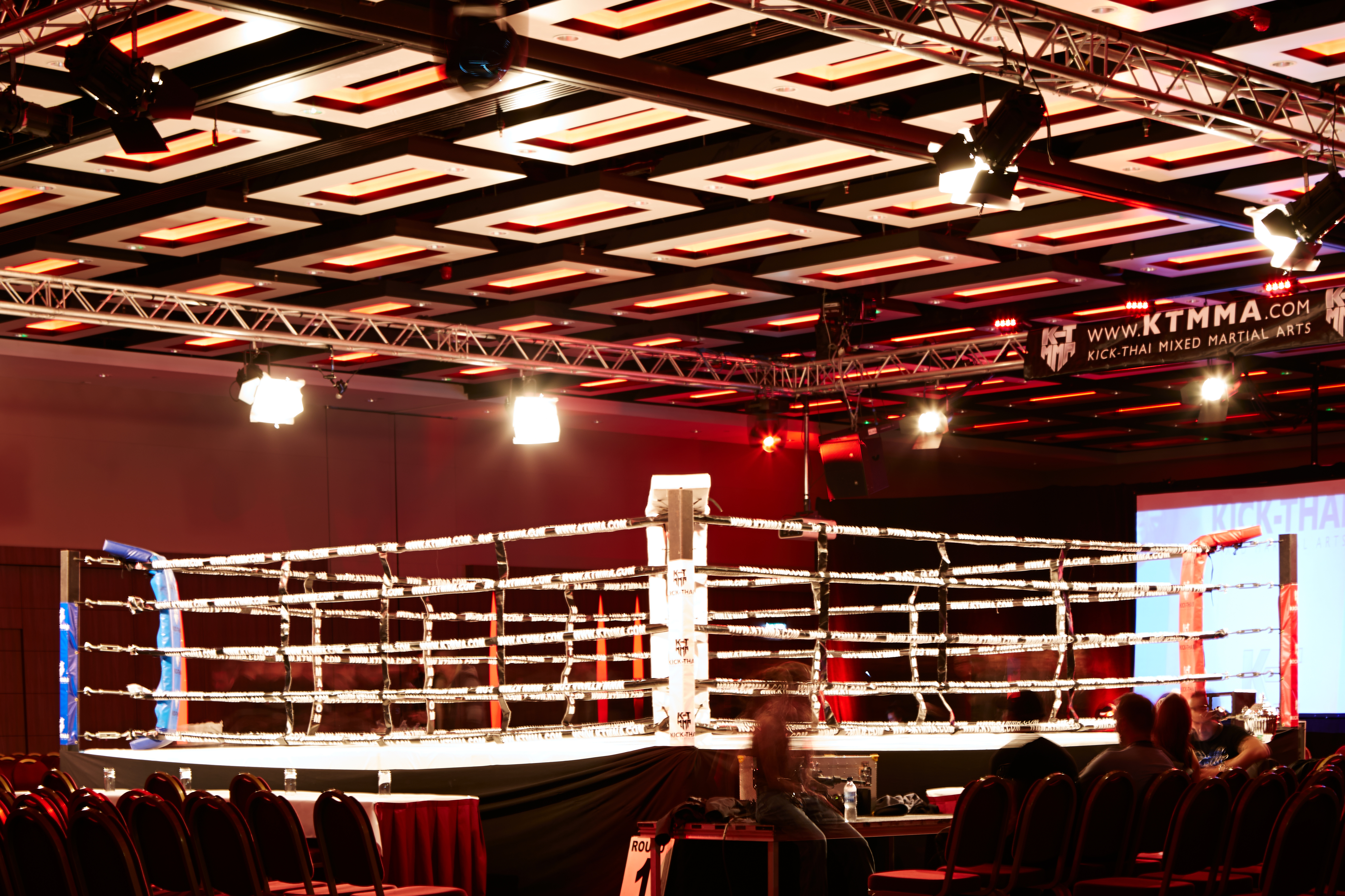 London Suite - jsyeqseukna.jpg