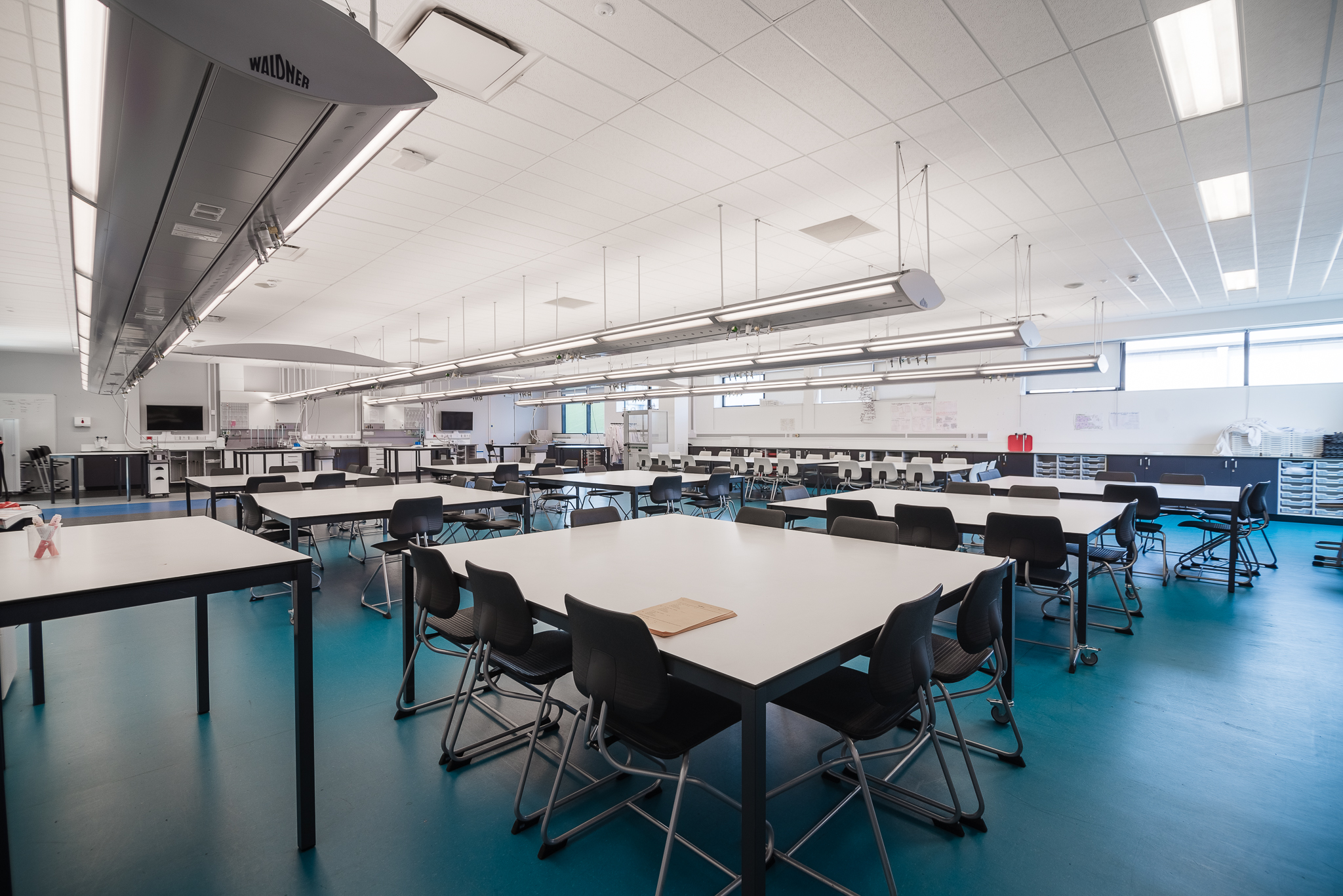 Science classroom / Laboratory - 0rrerpykjun.jpg