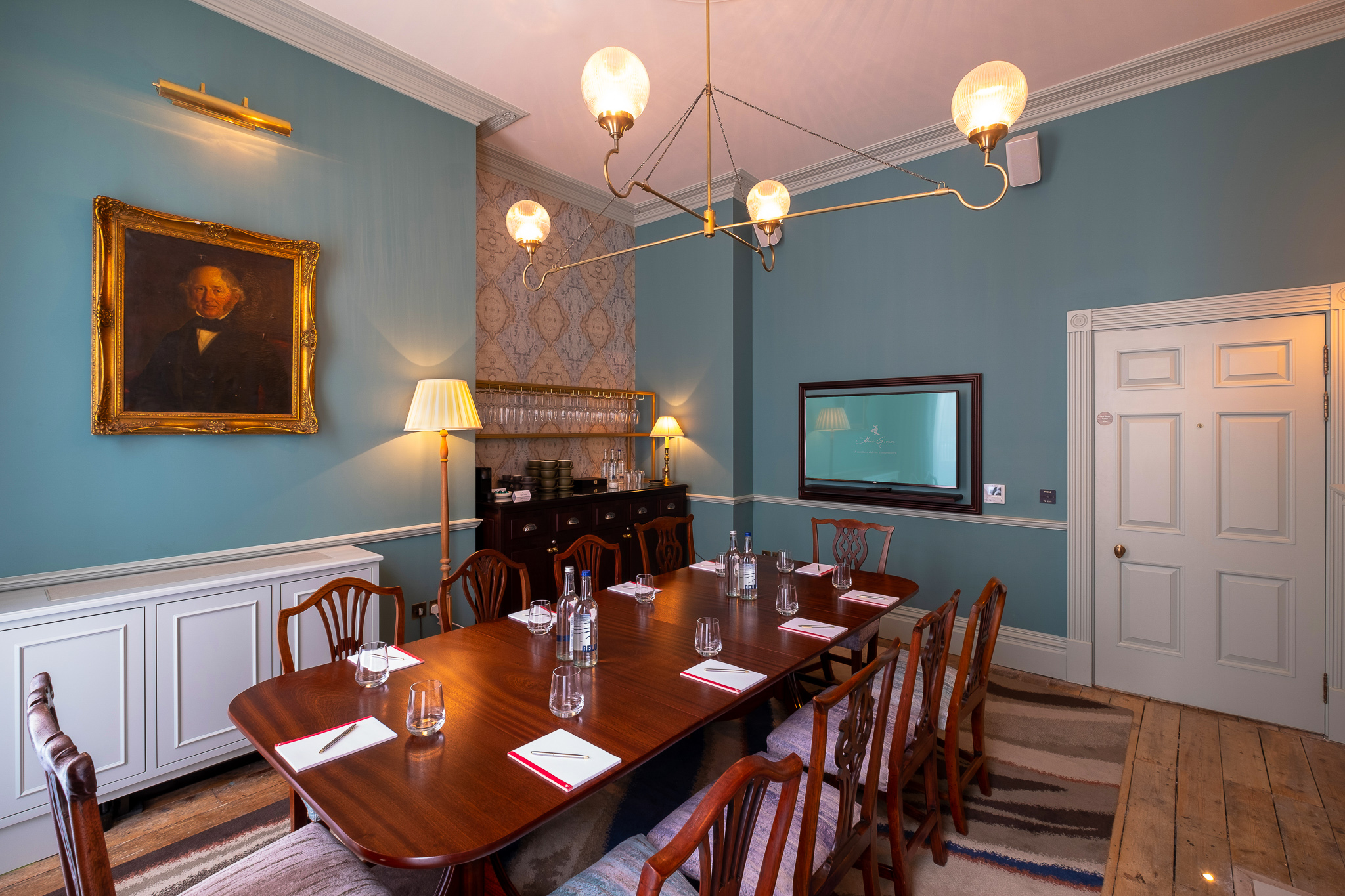 Seymour Room at Home Grown Club: elegant meeting space for corporate events and private dinners.