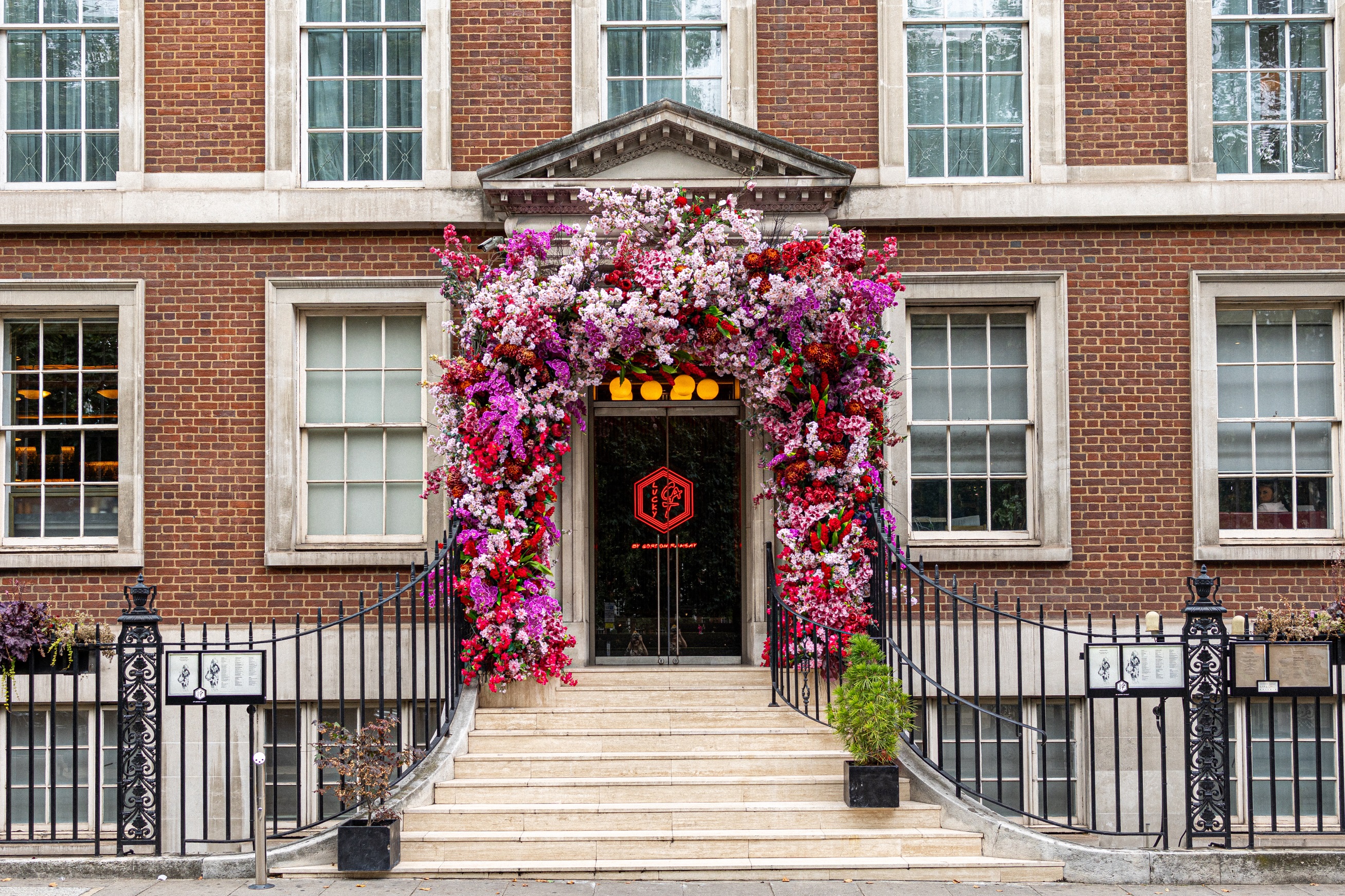 Exclusive Hire - eroejli4m3h.jpg