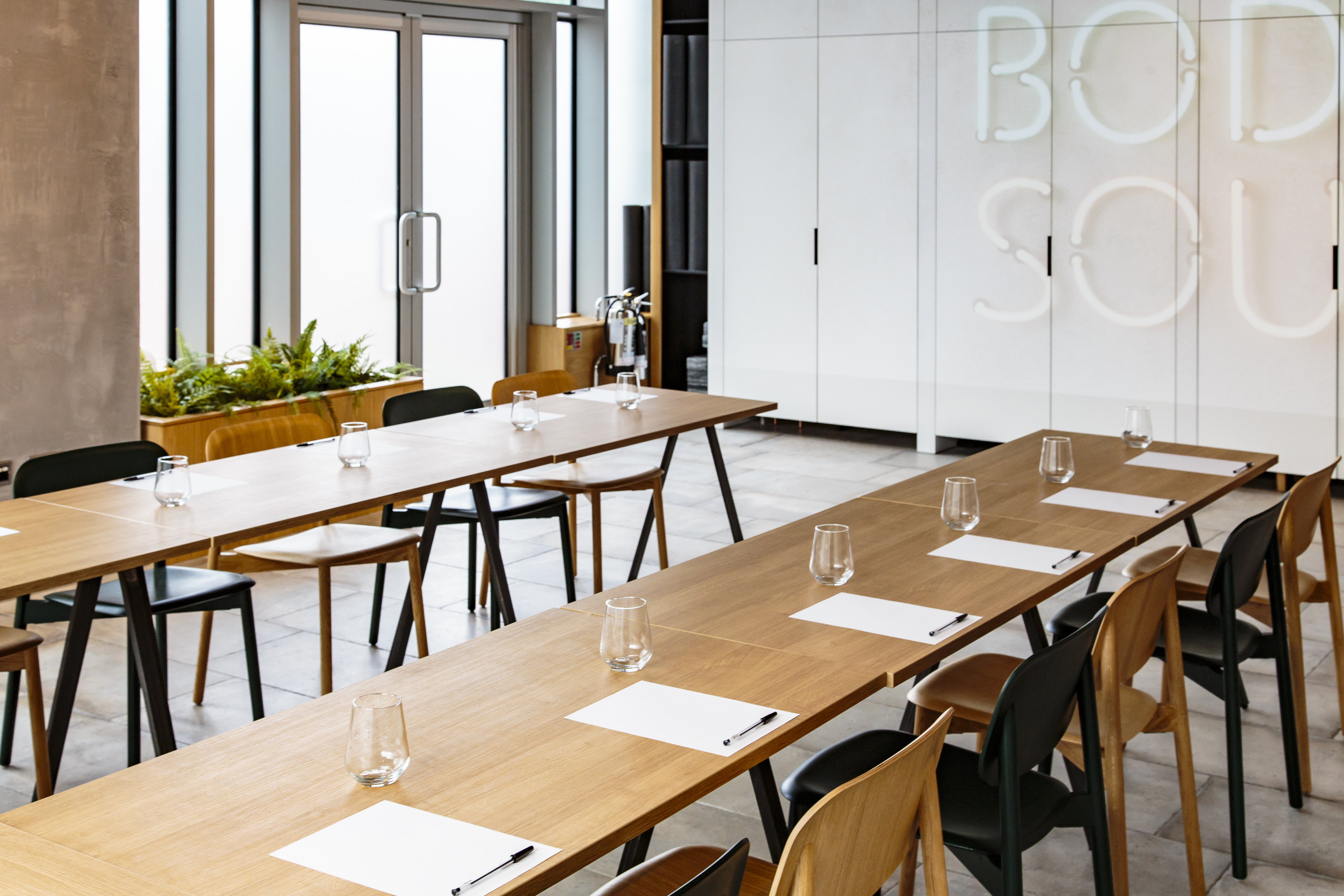 Studio - hx4pwiul0wg.jpg