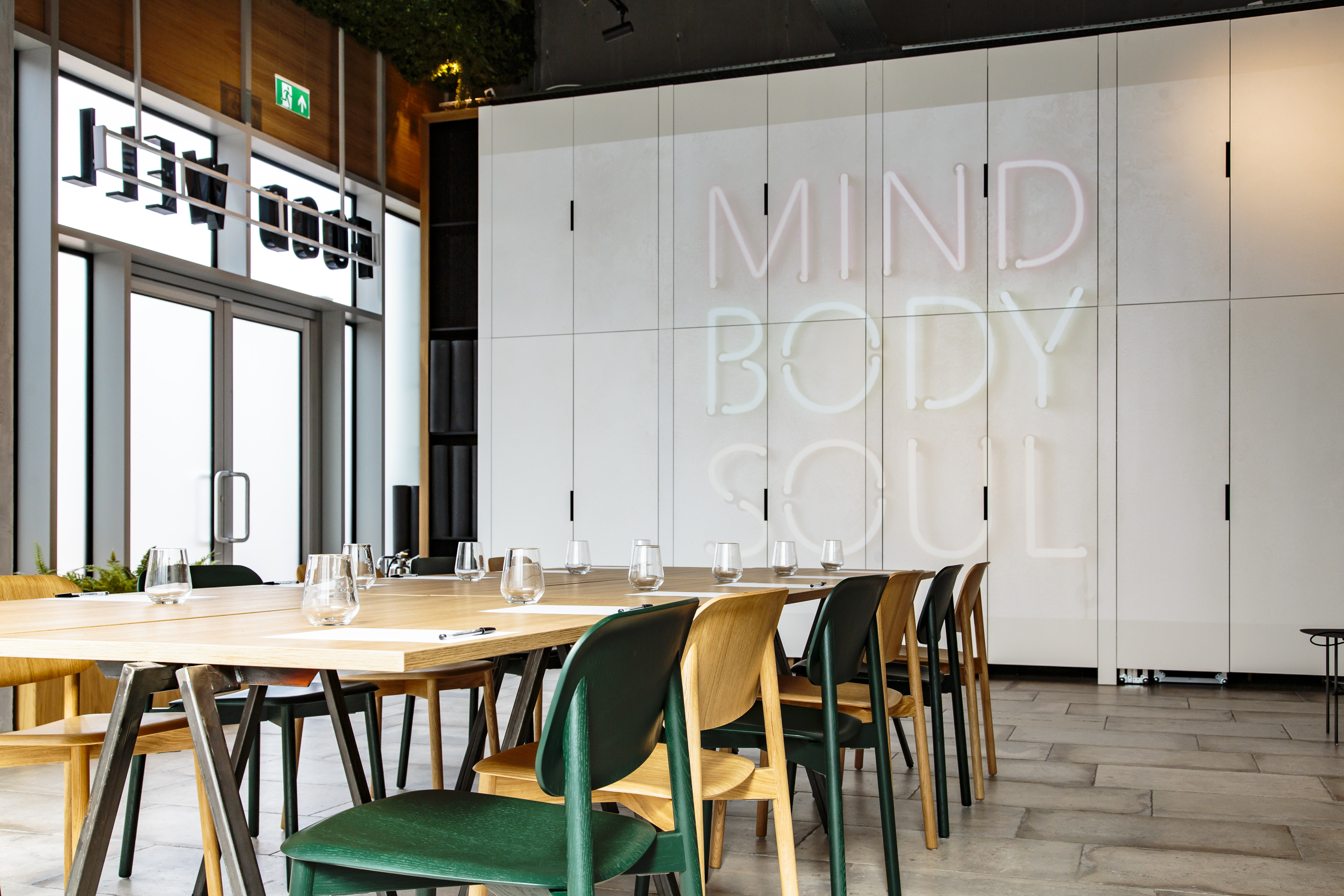 Studio - u3smidlzzvl.jpg