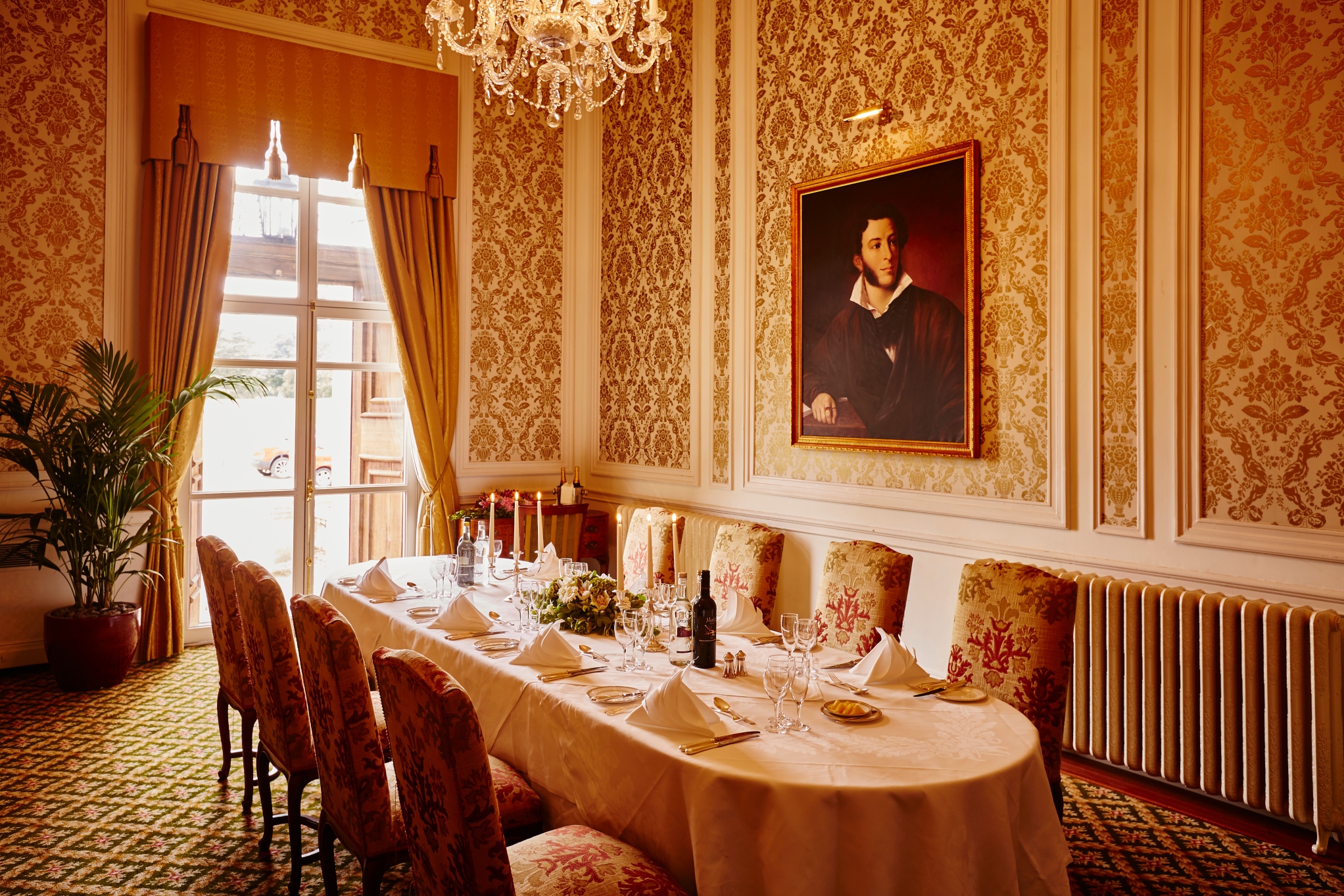 Elegant dining room at Luton Hoo Hotel, perfect for upscale events and meetings.