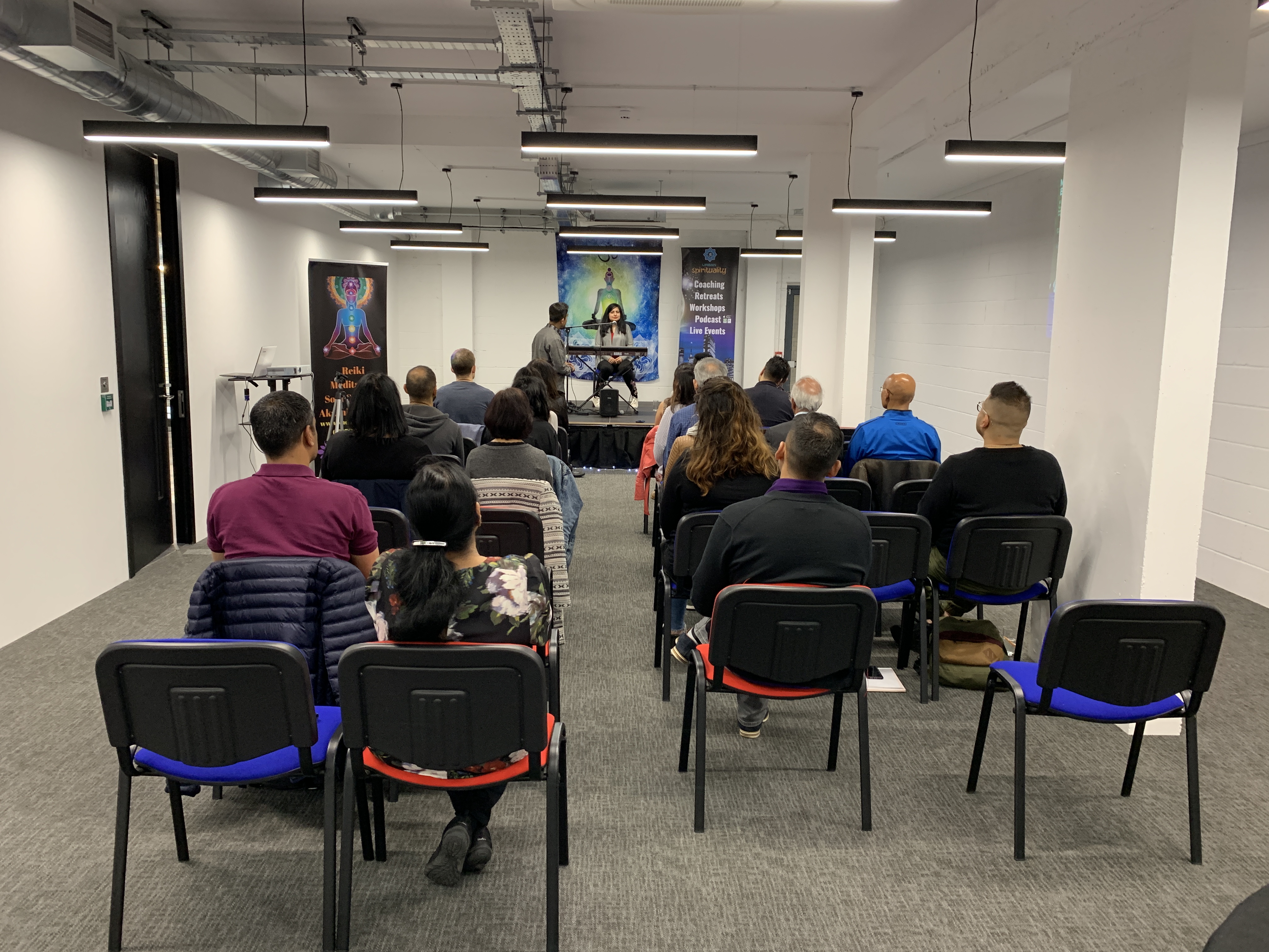 Vandon Rooms meeting space with attendees for engaging workshops and seminars.