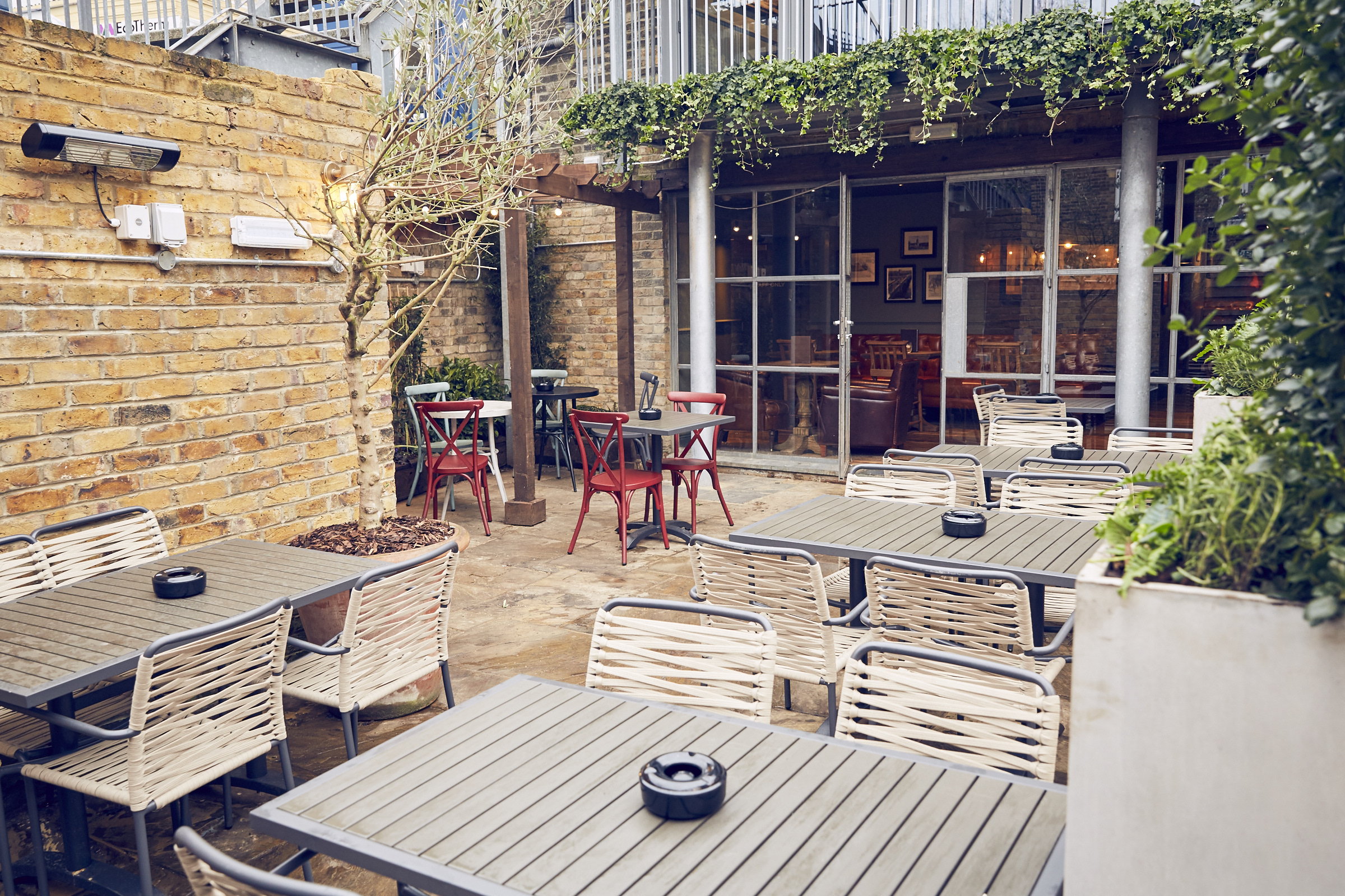 Downstairs Area - z4sfvwvi25m.jpg