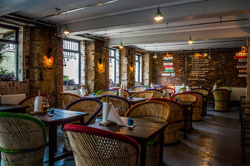 Vibrant dining venue in Horn Please, perfect for casual meetings and networking events.