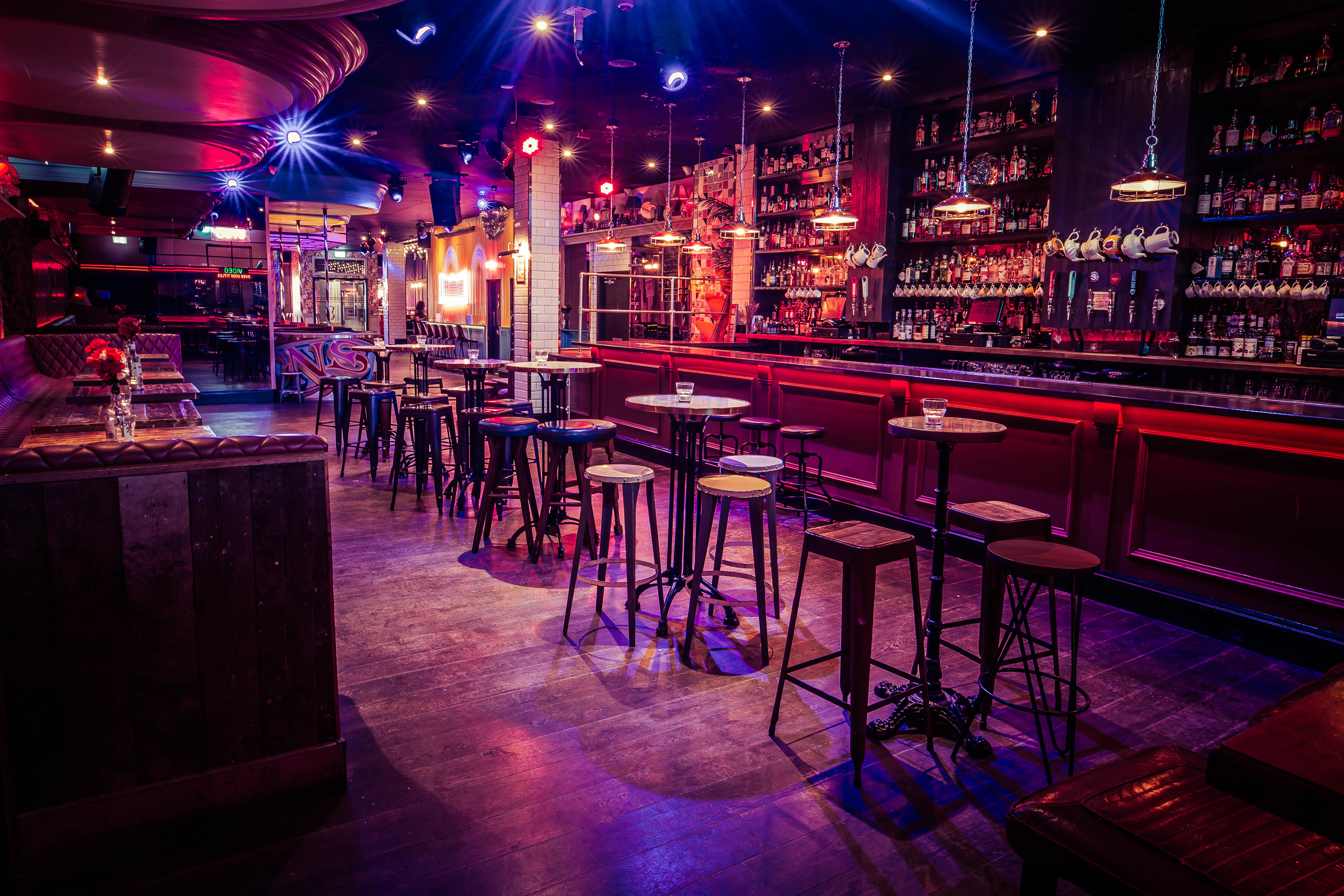 Stylish bar venue in Simmons Oxford Street for intimate gatherings and networking events.