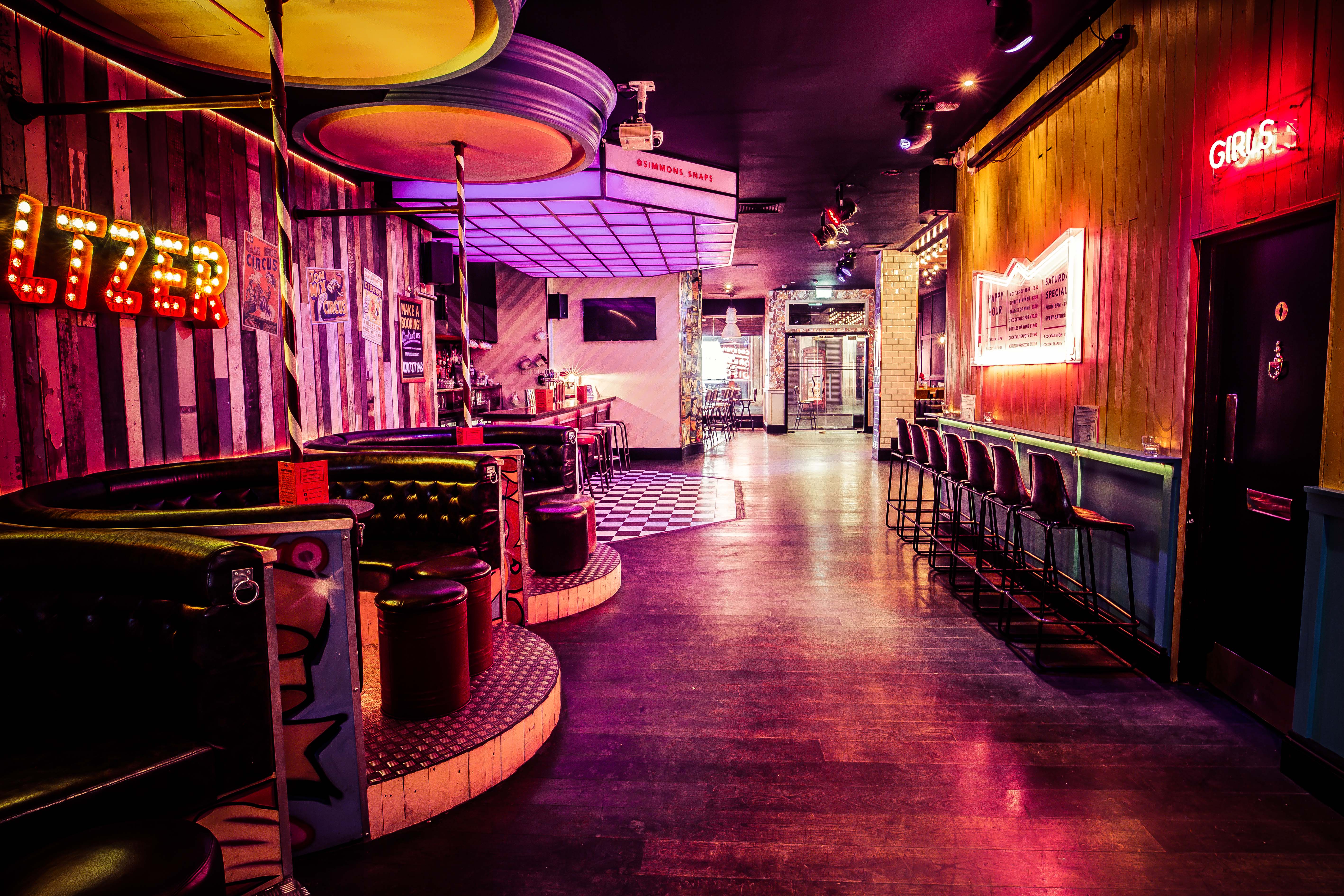 Full Venue - z0lles1svts.jpg