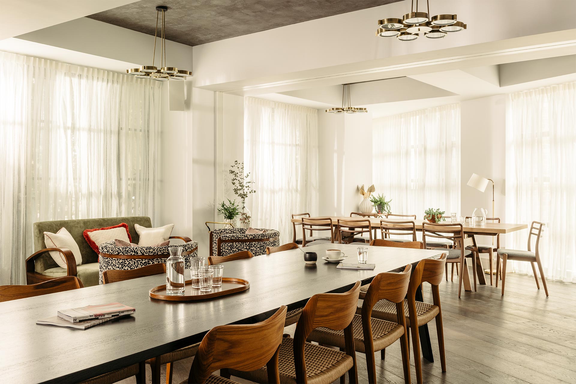 Modern meeting space at The Hoxton Southwark, ideal for workshops and gatherings.