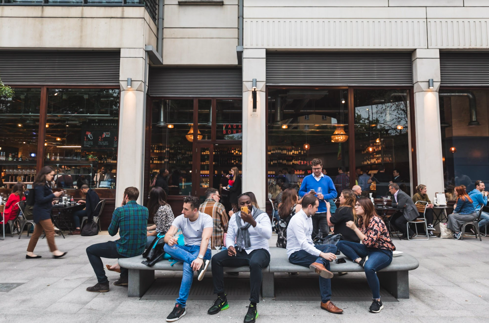 Vibrant outdoor dining in Central Otago, perfect for networking and casual meet-ups.