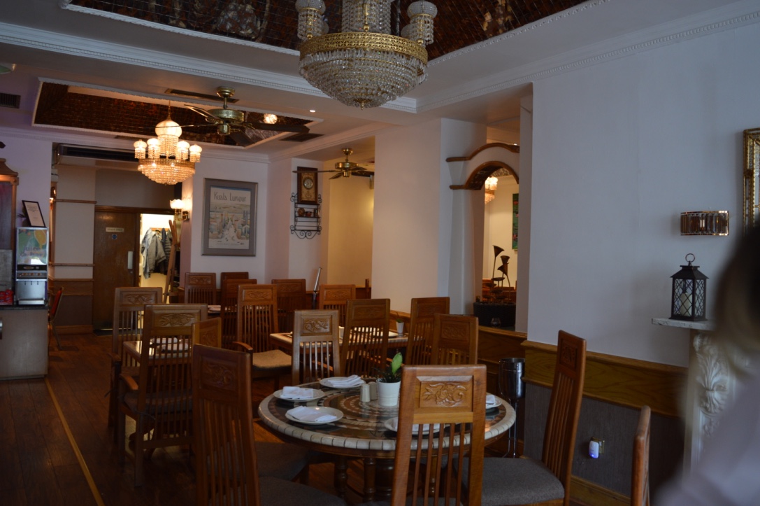 Elegant dining space at Lagenda Restaurant, perfect for intimate meetings and events.