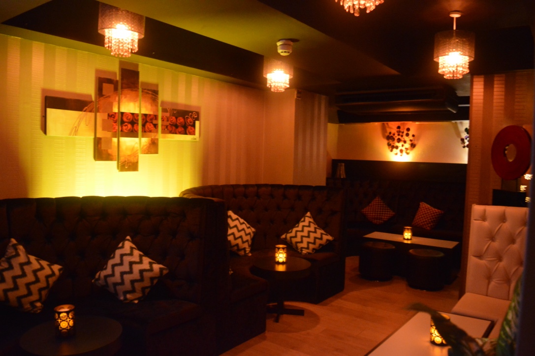 Lounge Bar at Lagenda: cozy seating for intimate gatherings and networking events.
